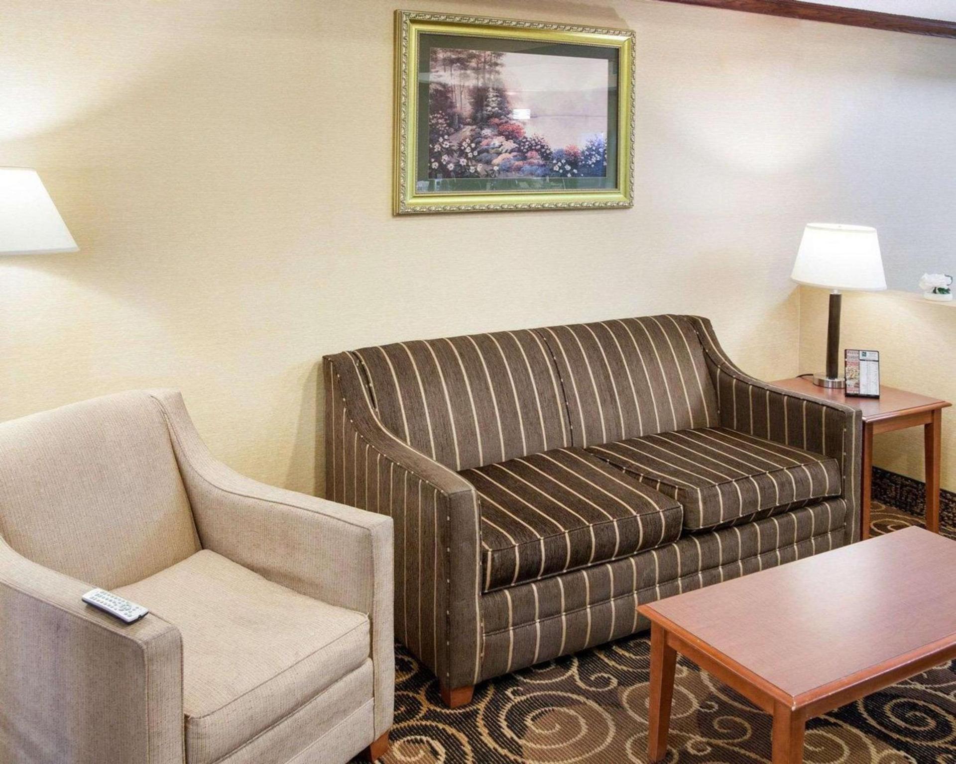 Quality Inn & Suites Niles photo 5