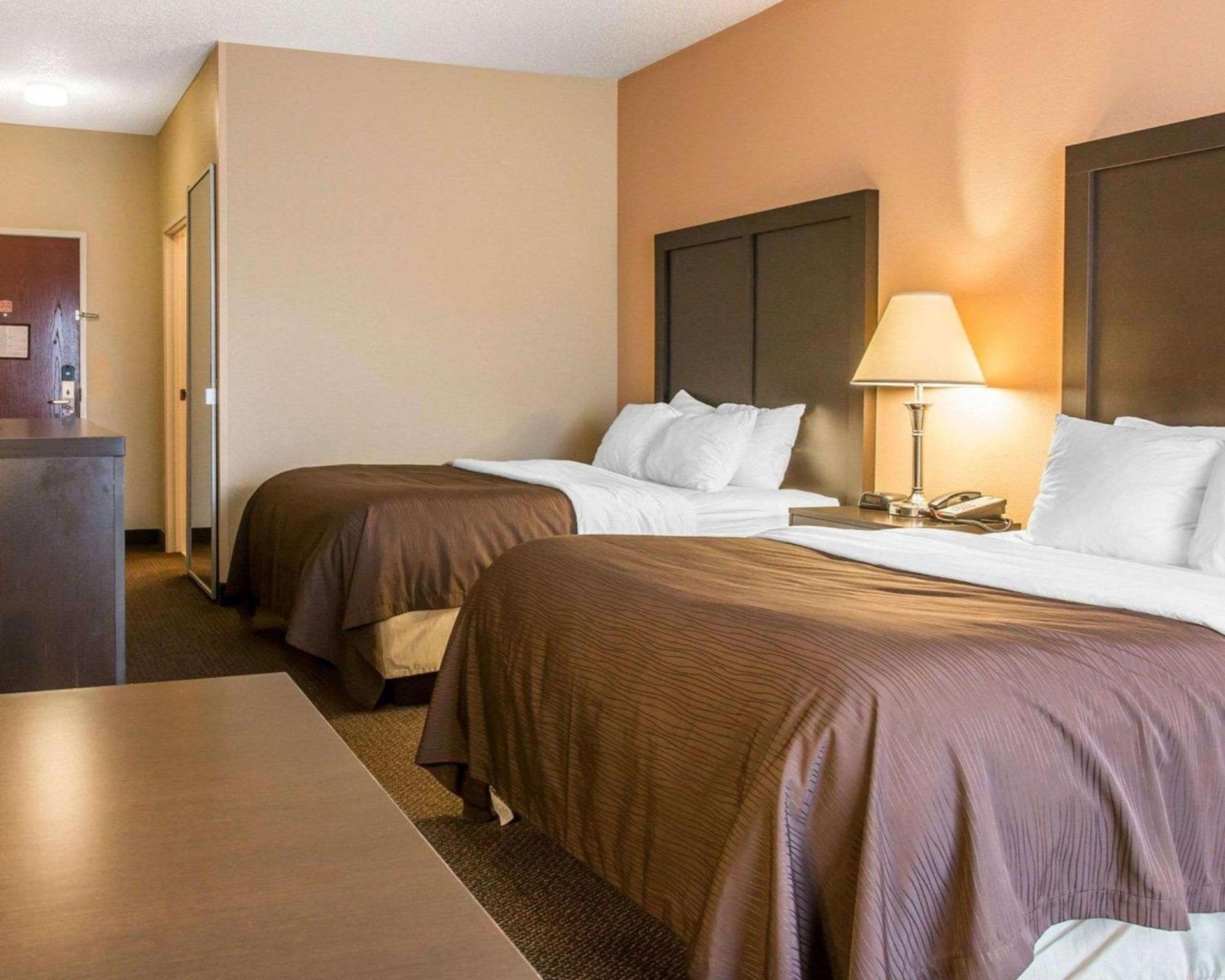Quality Inn & Suites Niles photo 14