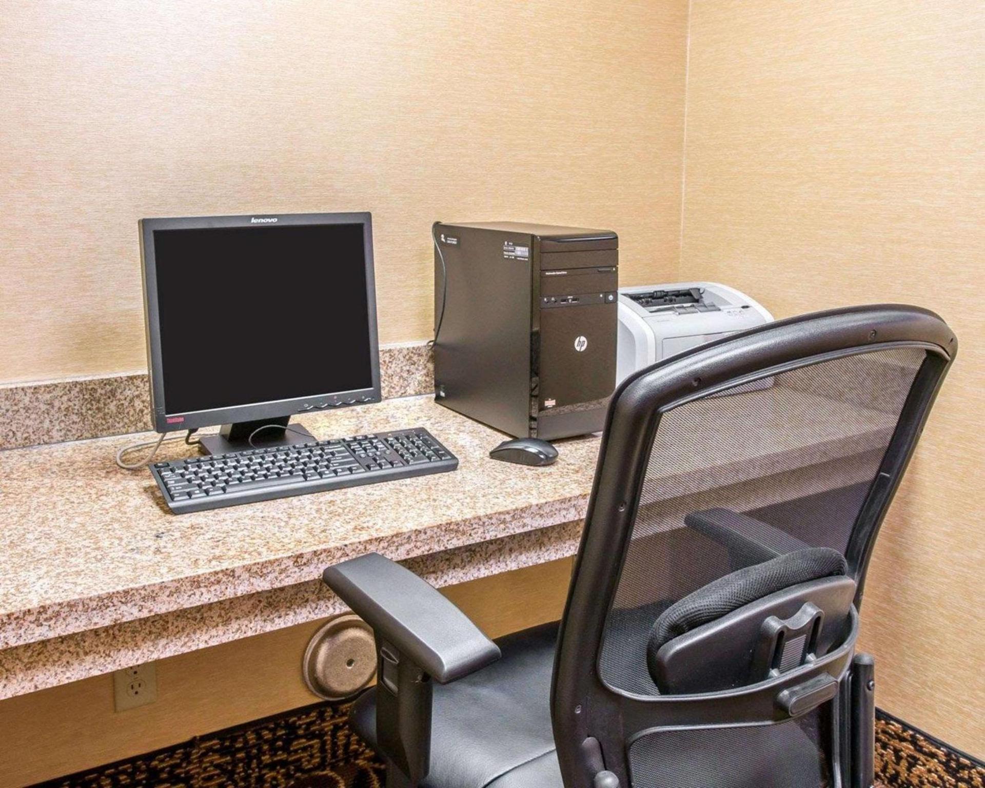 Quality Inn & Suites Niles photo 42