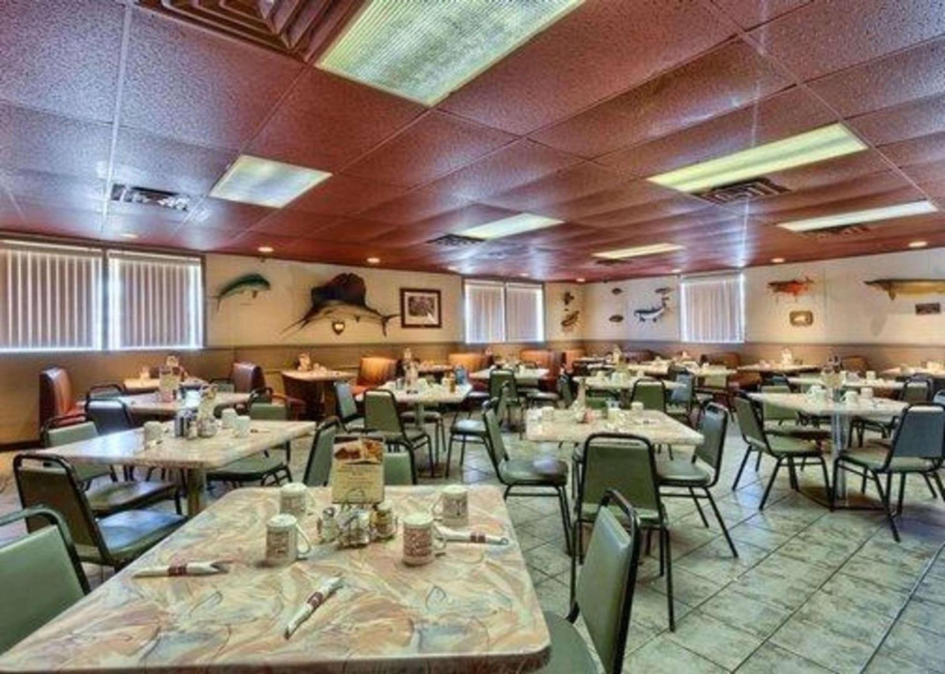 Rodeway Inn Muskegon Airport photo 6
