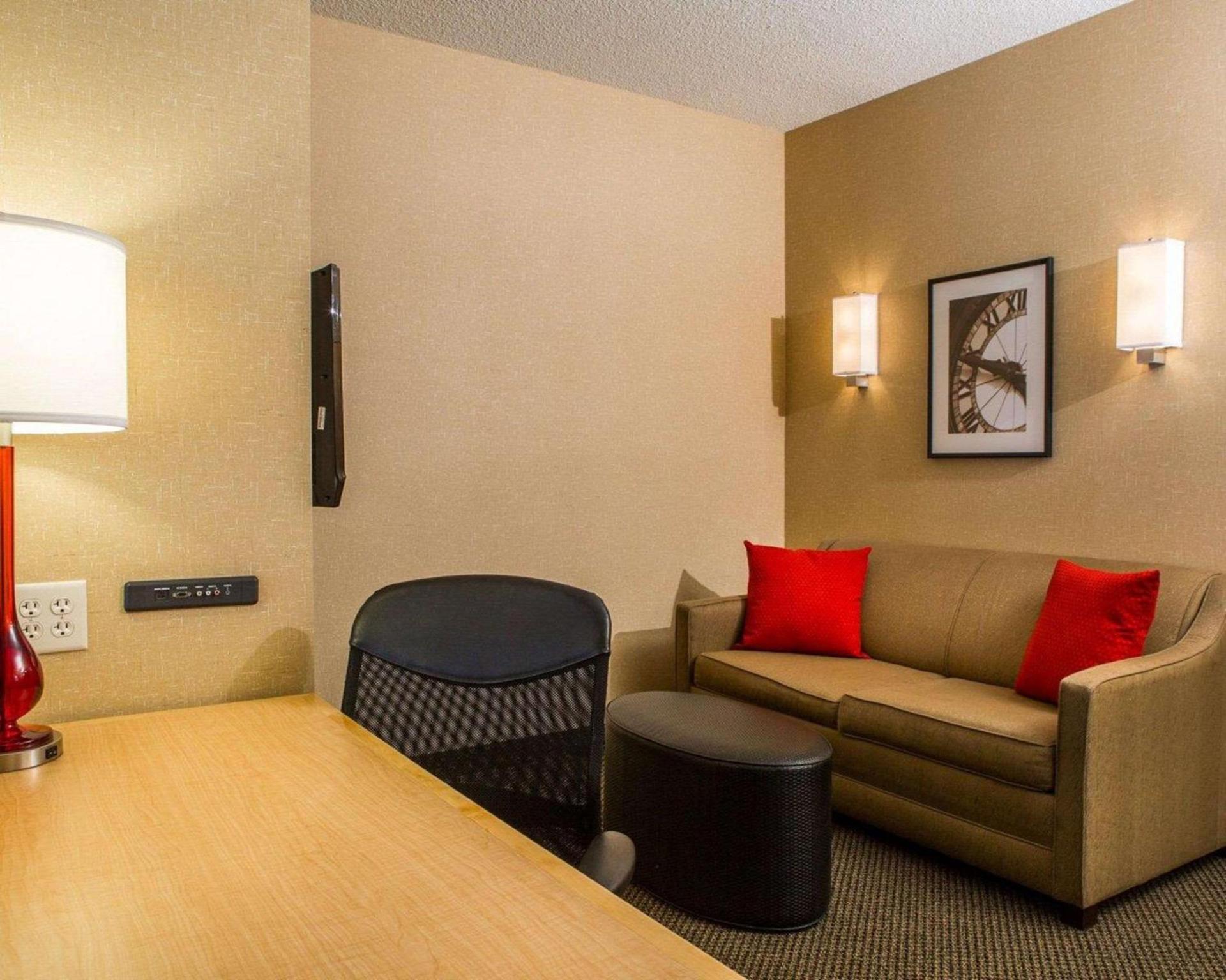 Cambria Hotel Traverse City photo 49