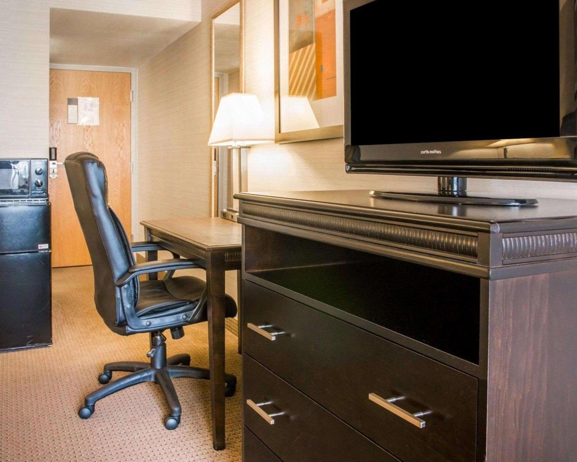 Quality Inn & Suites Next to the Casino photo 6