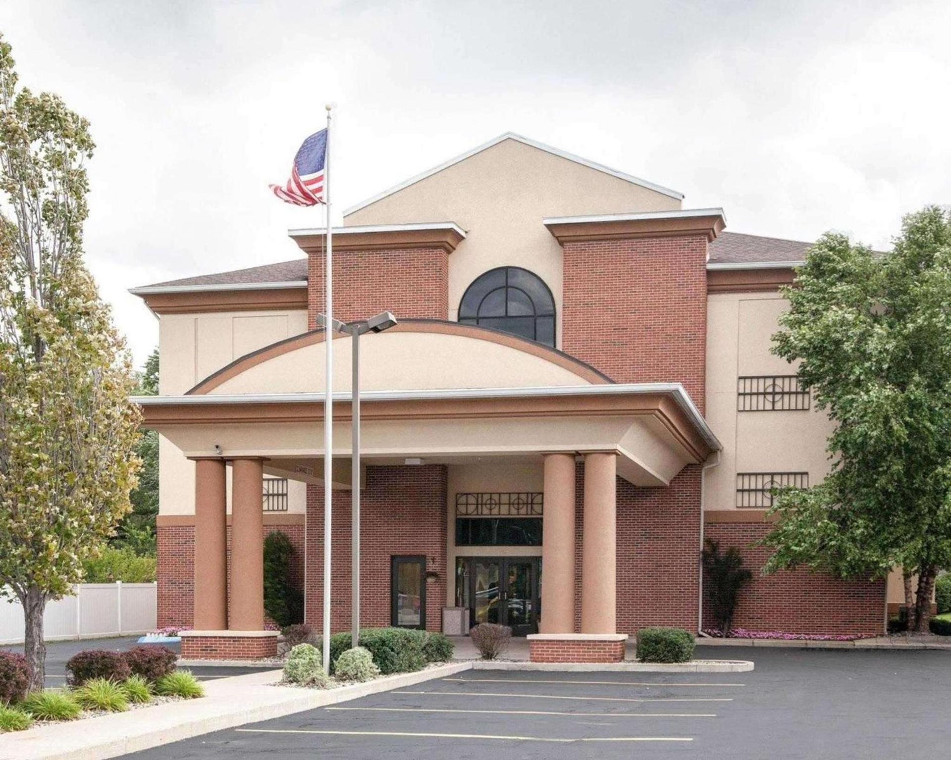 Quality Inn & Suites Niles photo 47