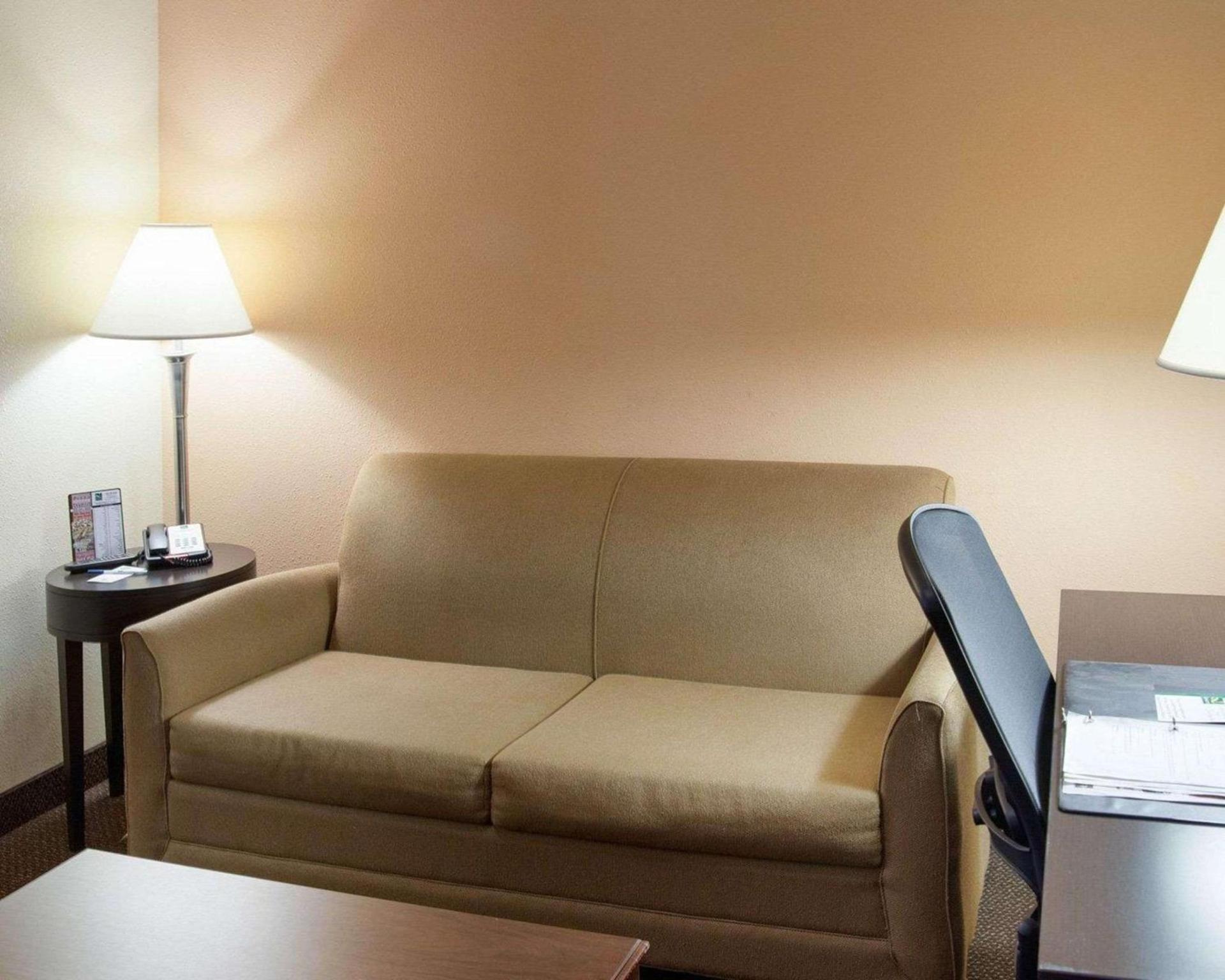 Quality Inn & Suites Niles photo 12