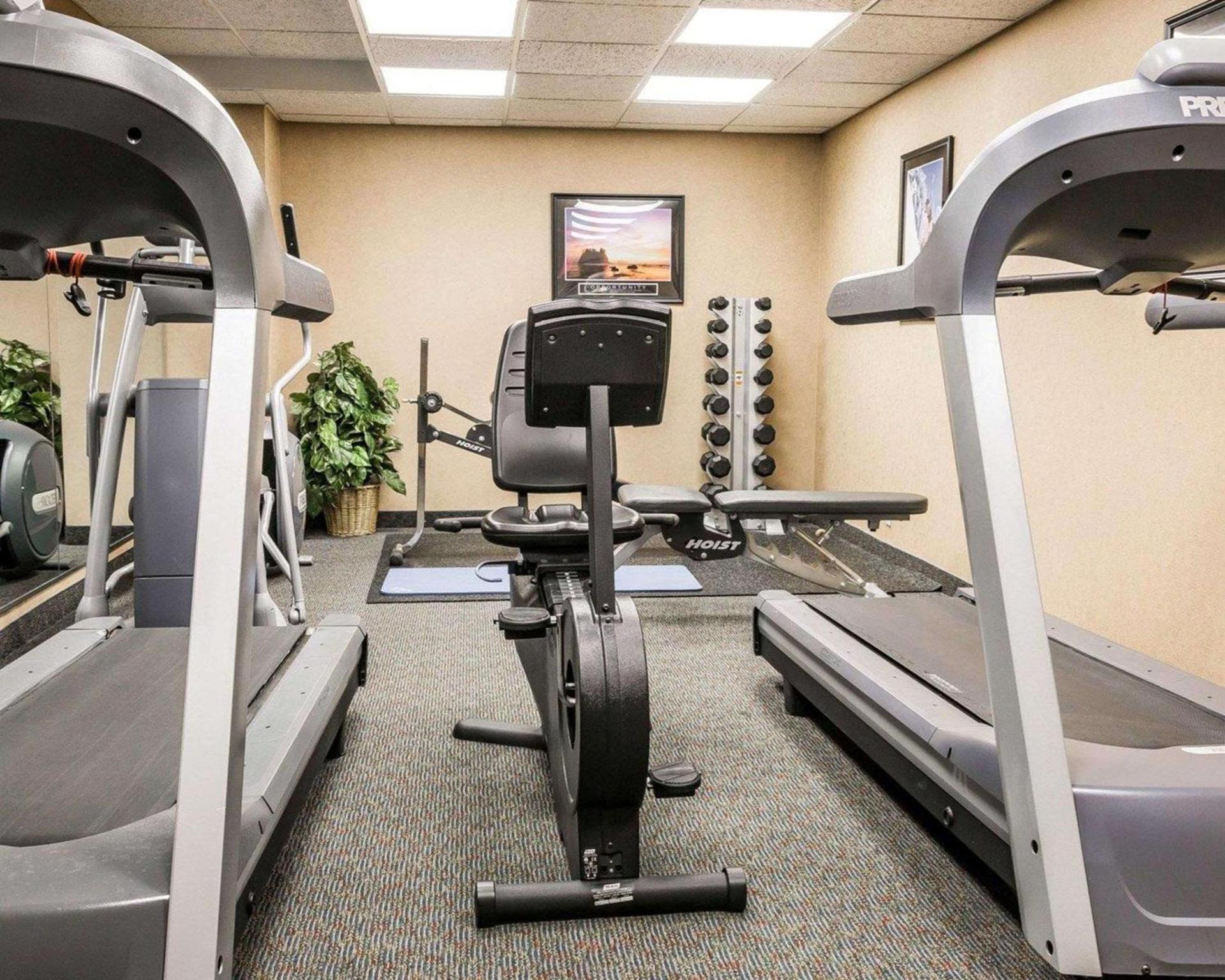 Quality Inn Auburn Hills - Detroit North photo 17