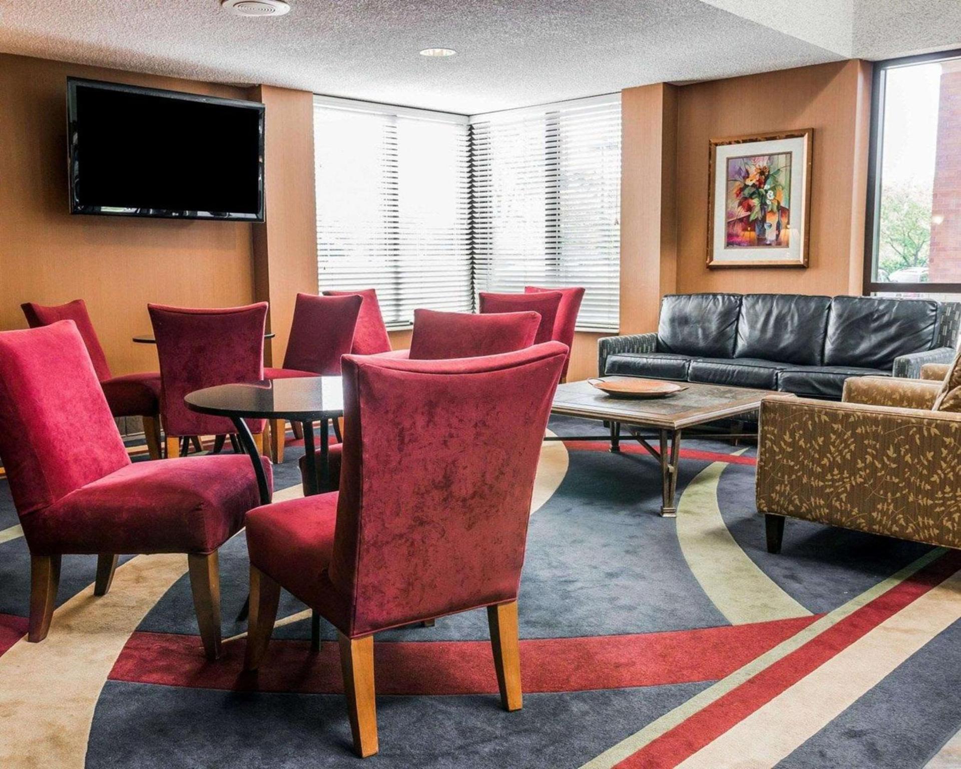 Quality Inn Auburn Hills - Detroit North photo 16