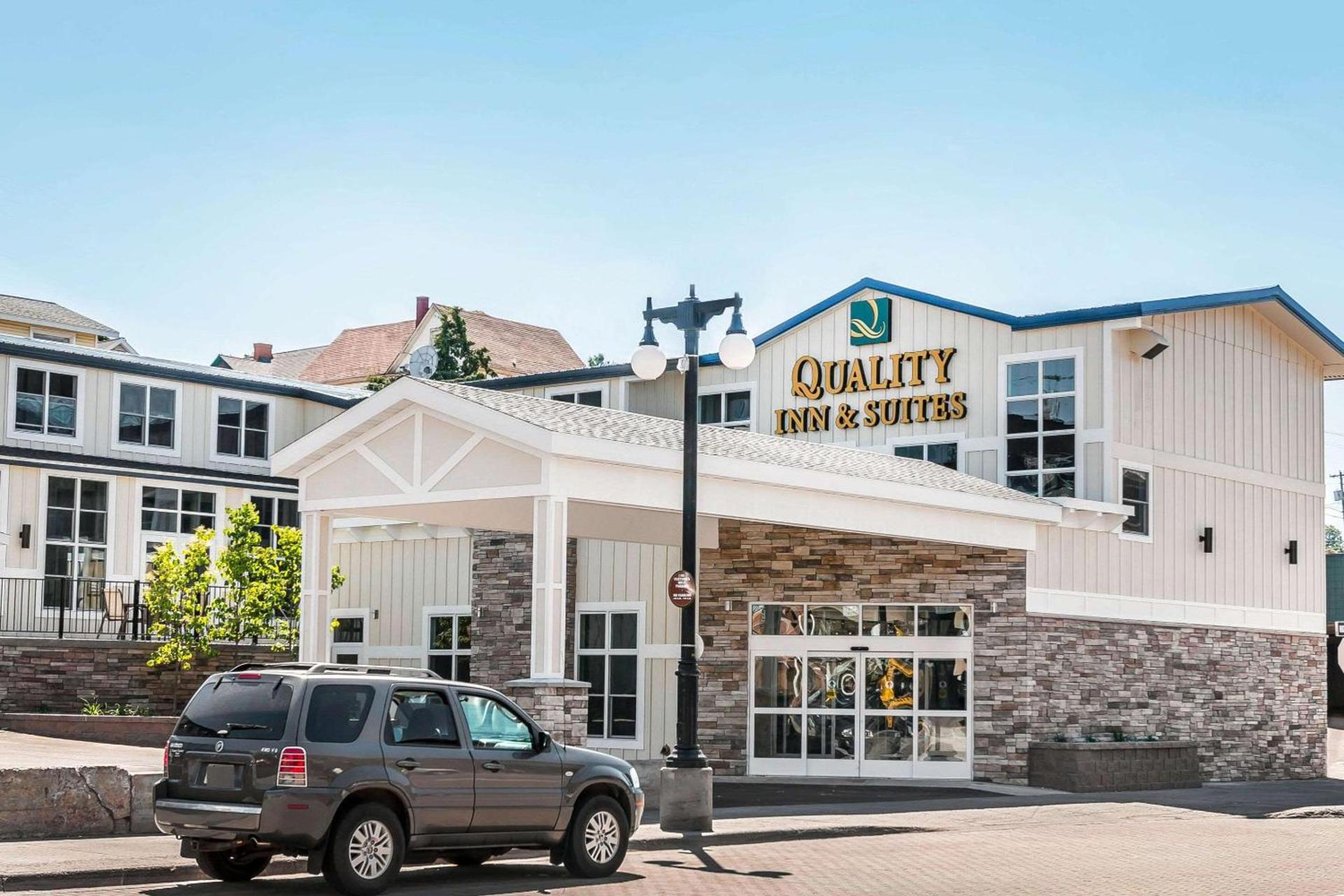 Quality Inn & Suites Houghton Downtown photo 11