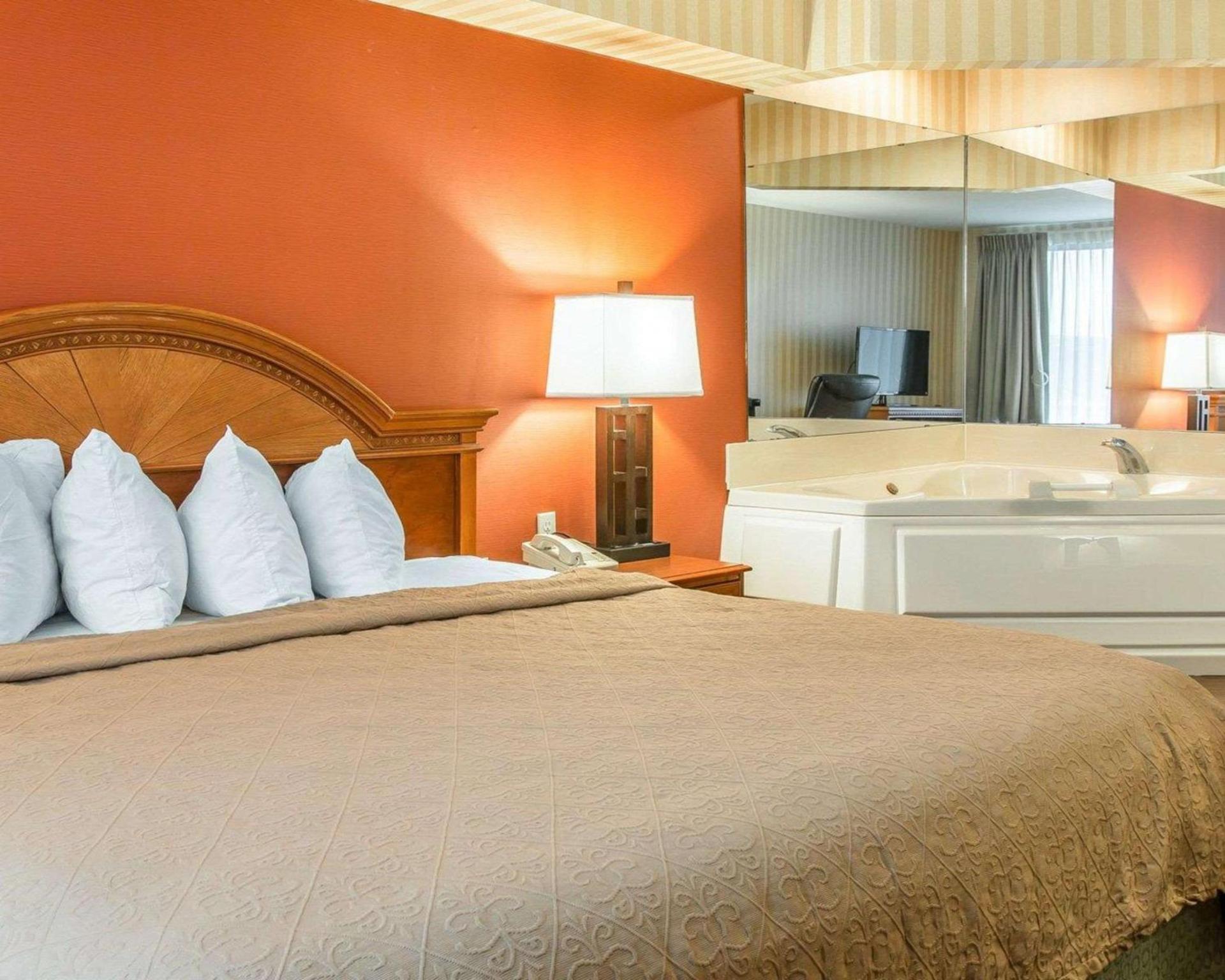 Quality Inn Gaylord photo 8