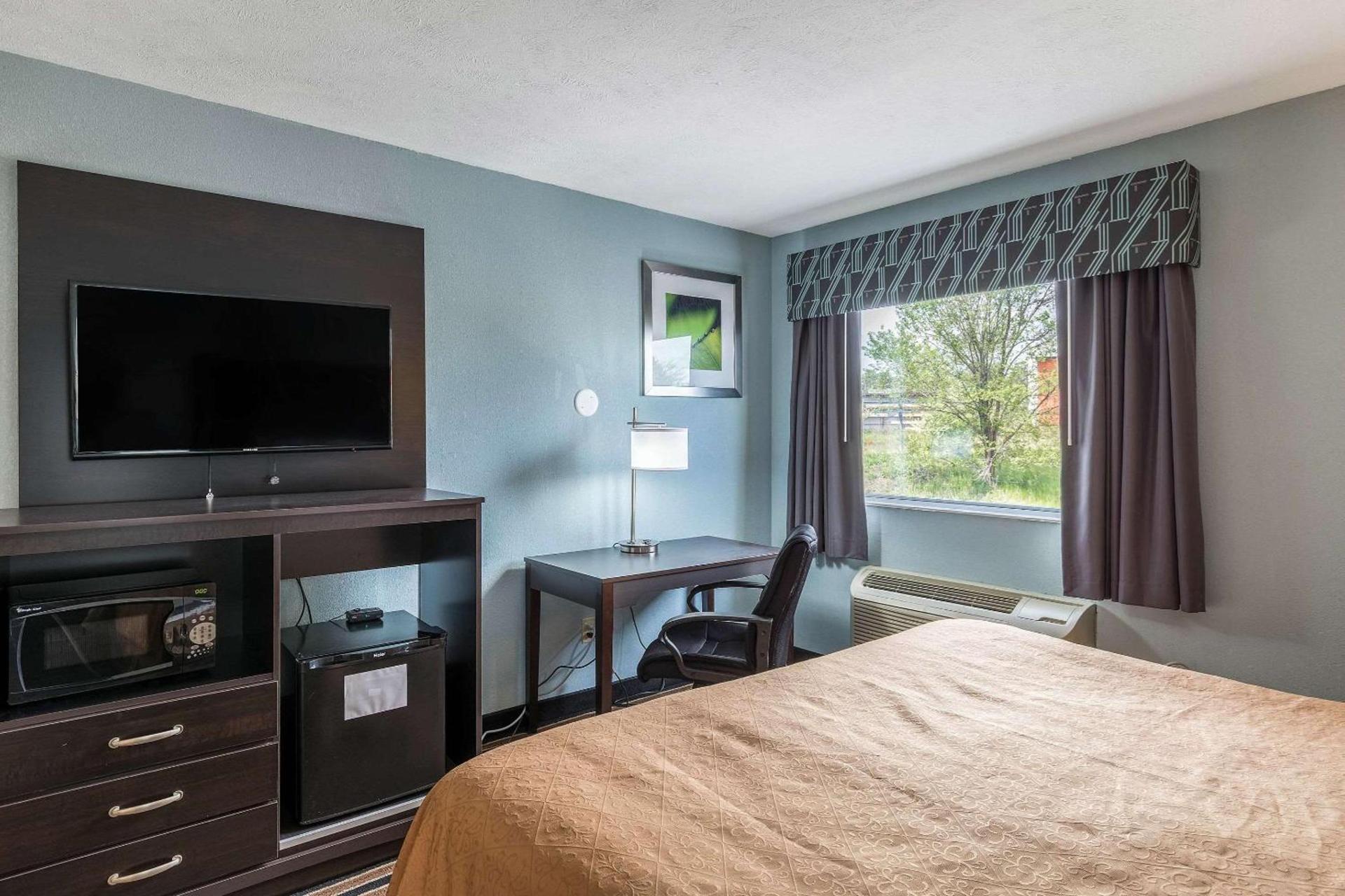 Rodeway Inn Ludington photo 11