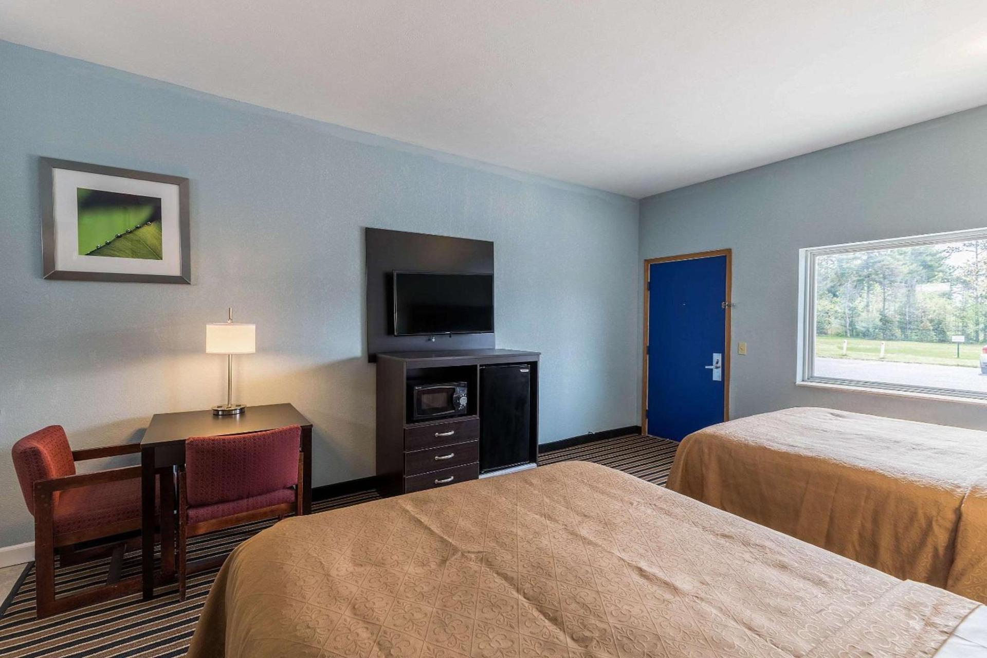 Rodeway Inn Ludington photo 16