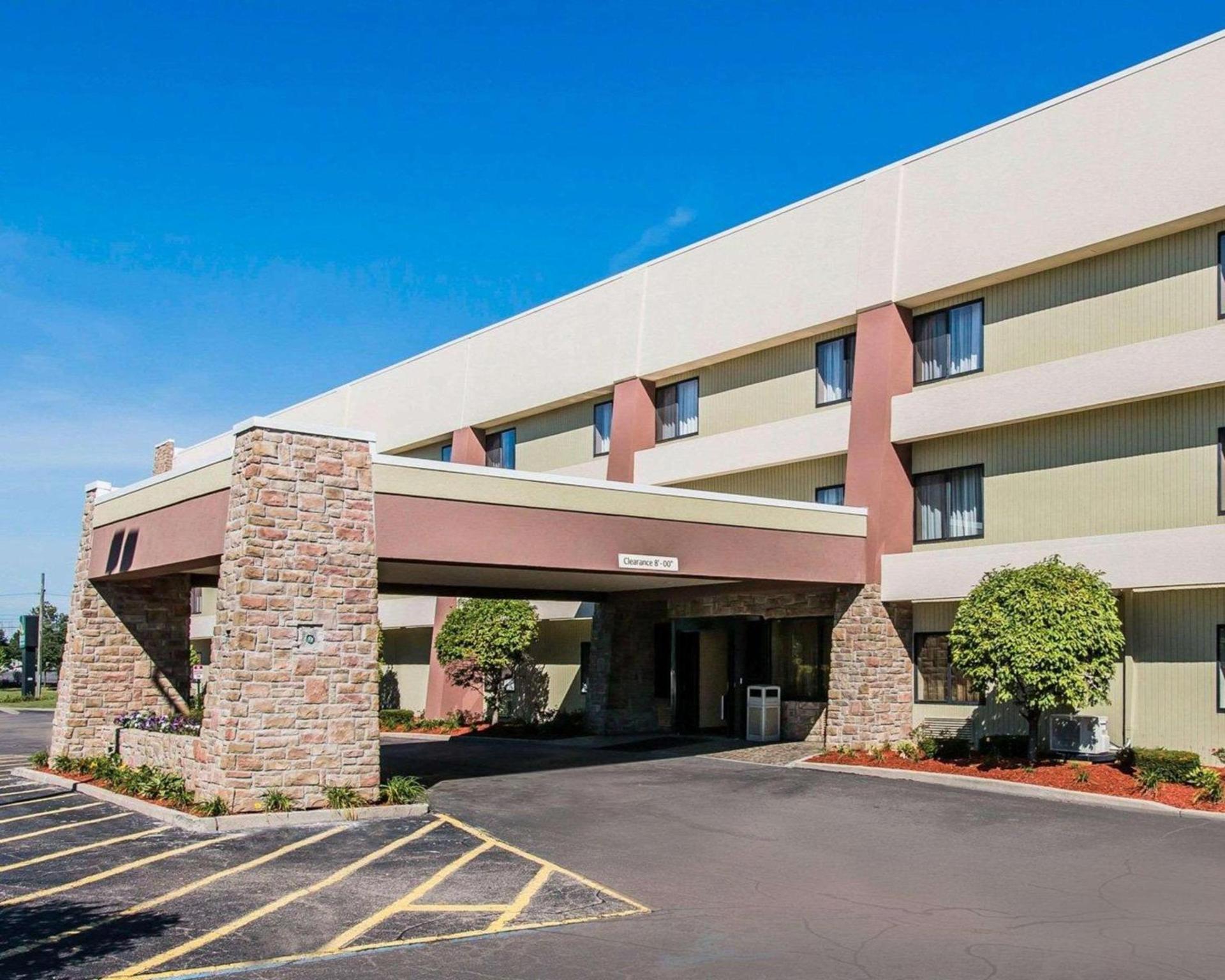 Quality Inn & Suites Warren - Detroit — hotel in Warren