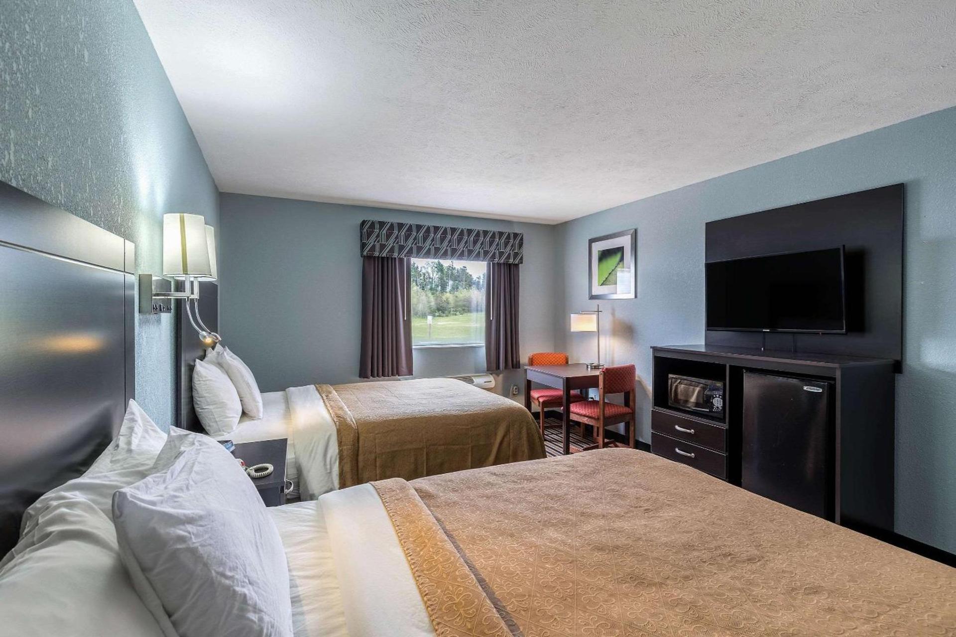 Rodeway Inn Ludington photo 18