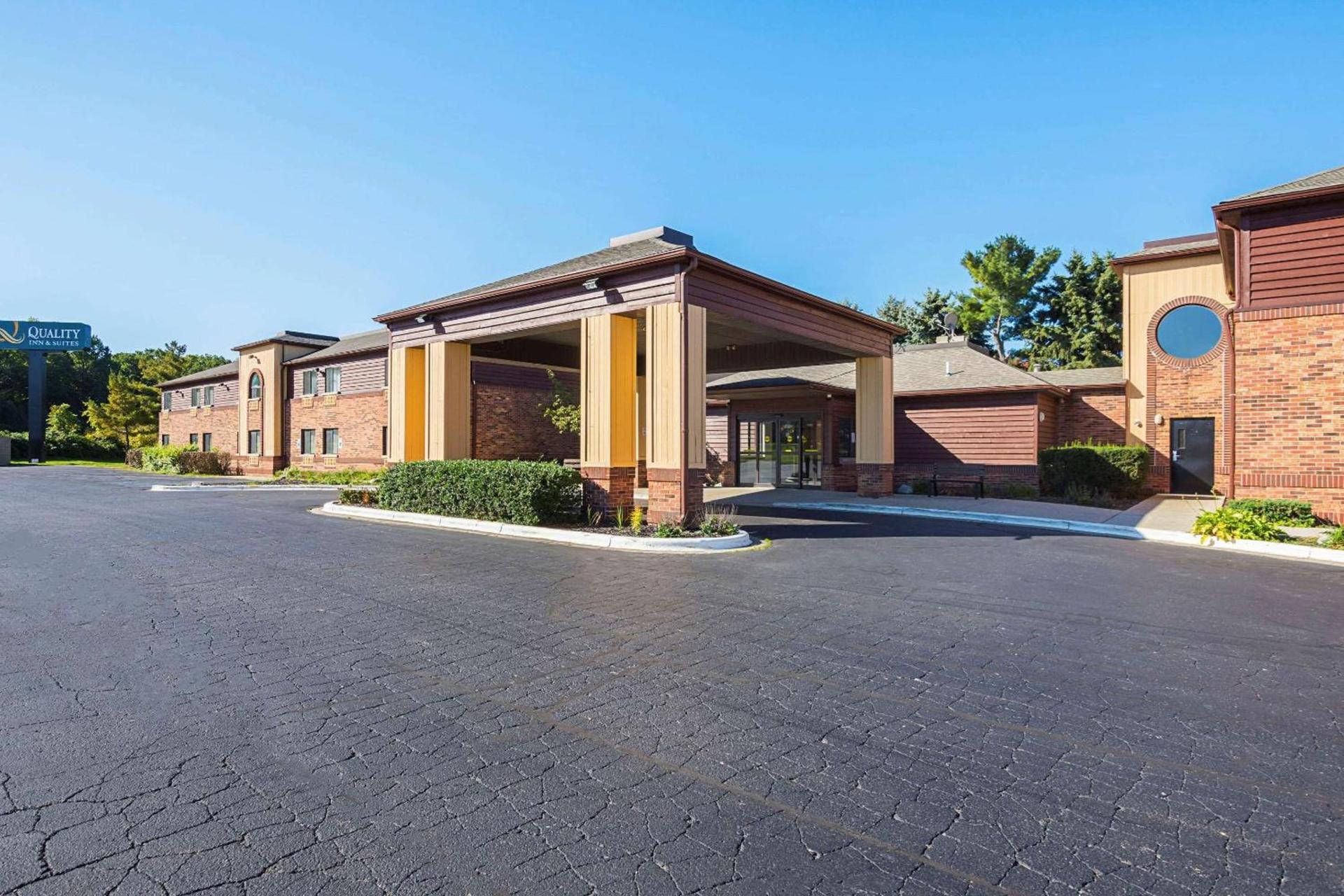 AmericInn by Wyndham Holland MI photo 5