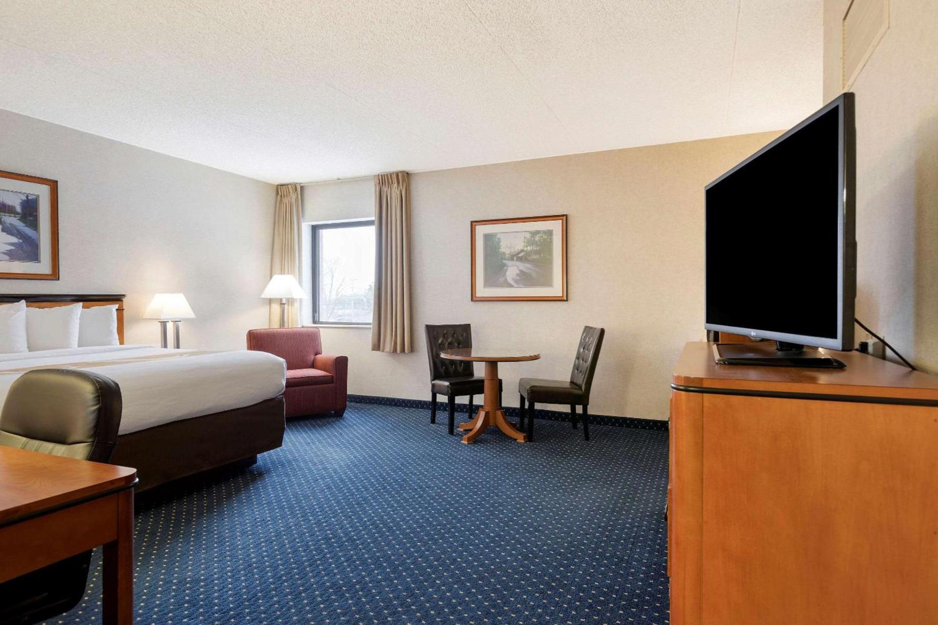 Quality Inn Auburn Hills - Detroit North photo 6