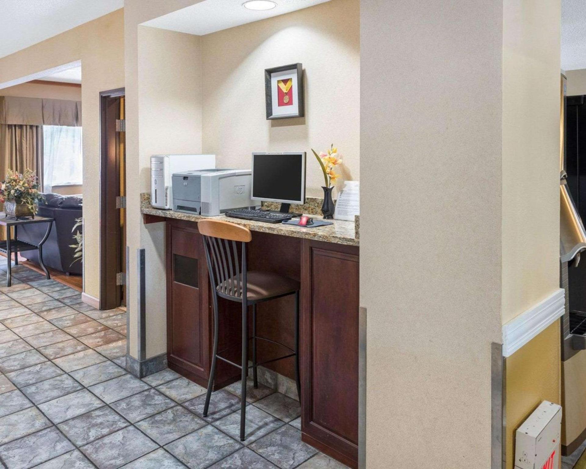 Quality Inn Lakeville North photo 26