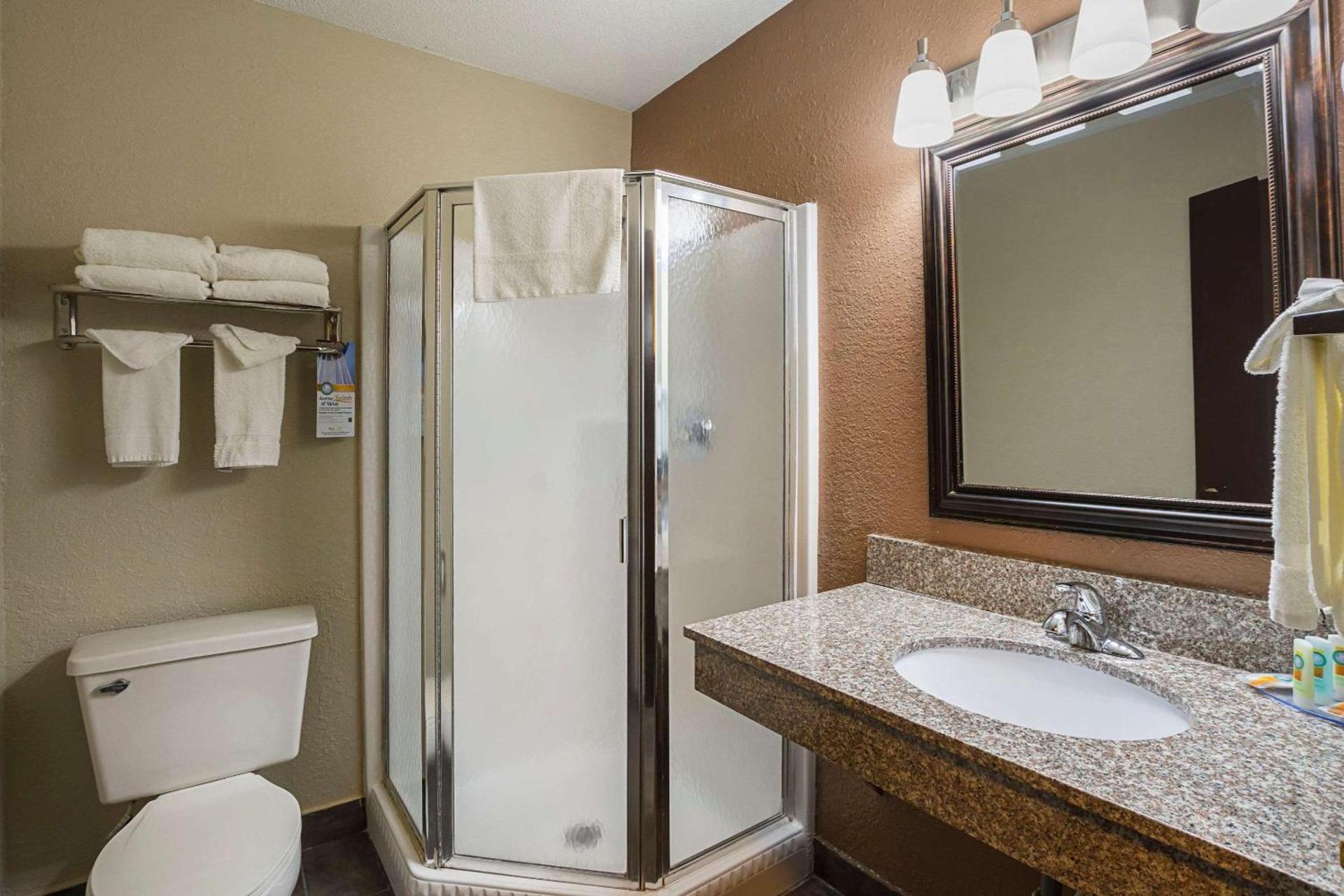 AmericInn by Wyndham Holland MI photo 3