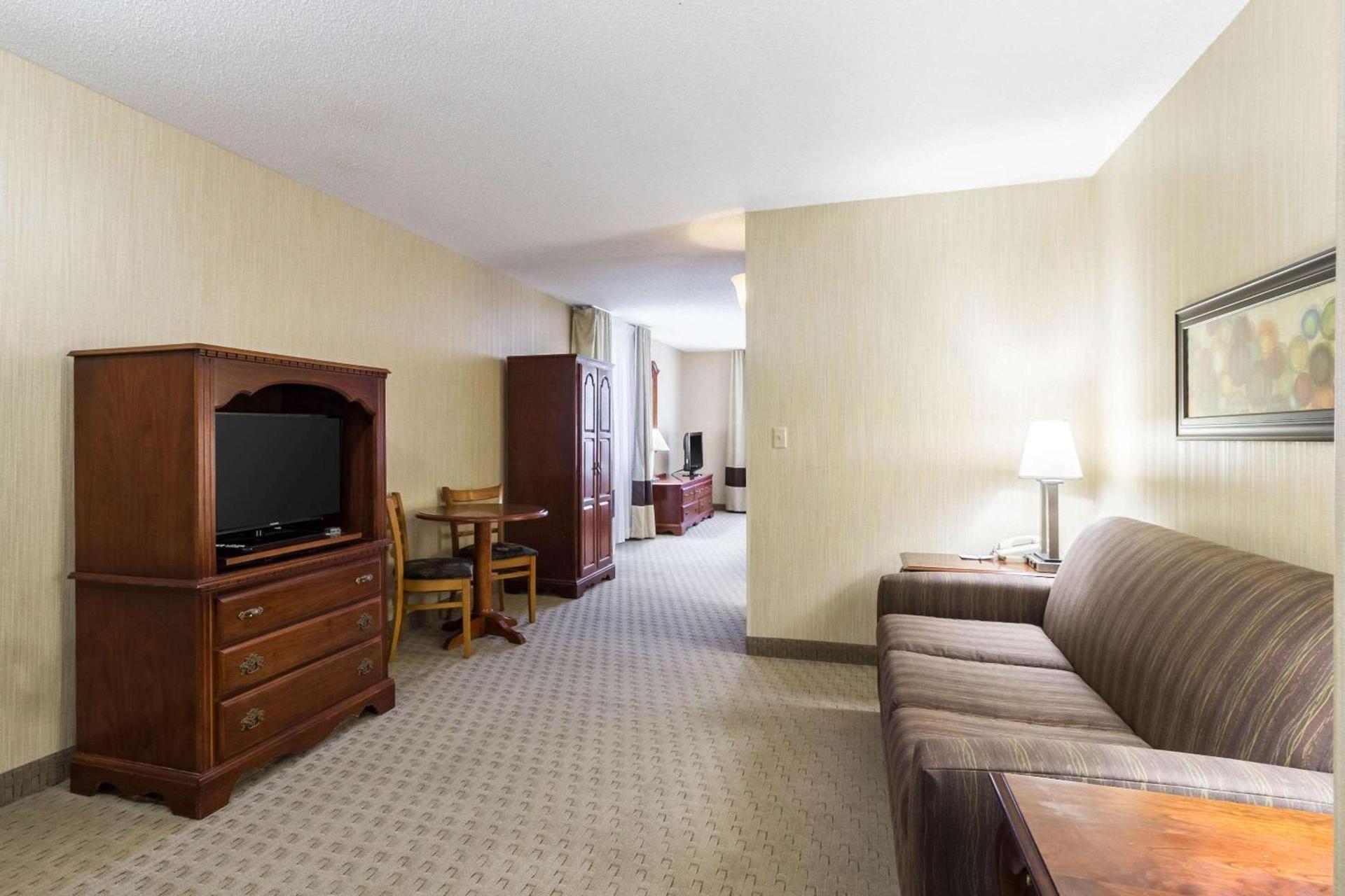 Quality Inn Marshall near University photo 34