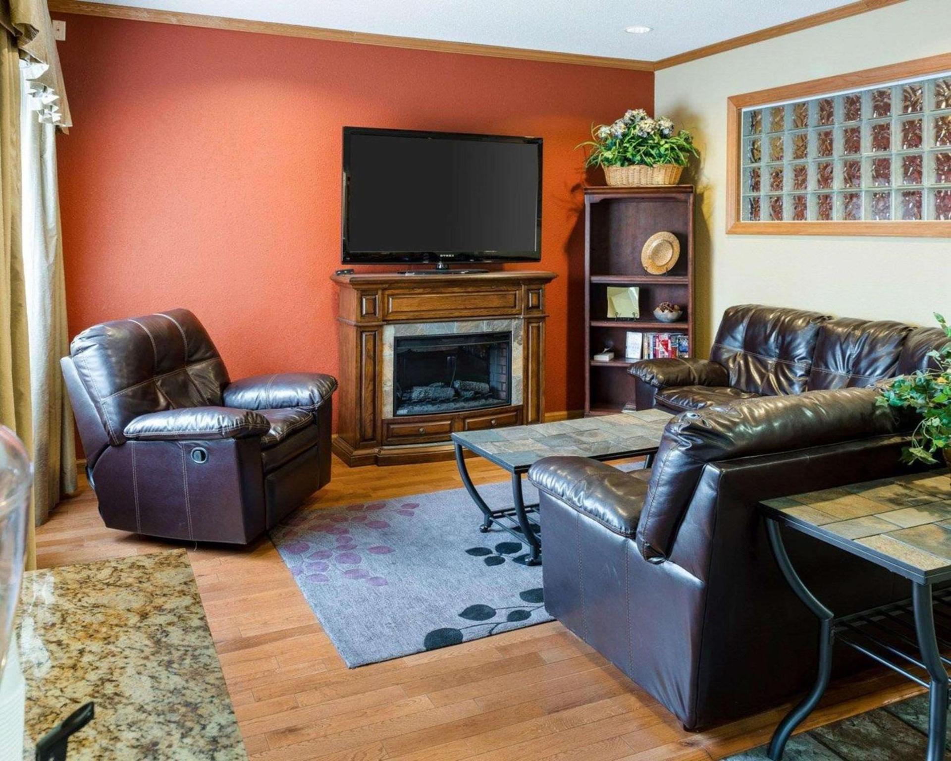 Quality Inn Lakeville North photo 5
