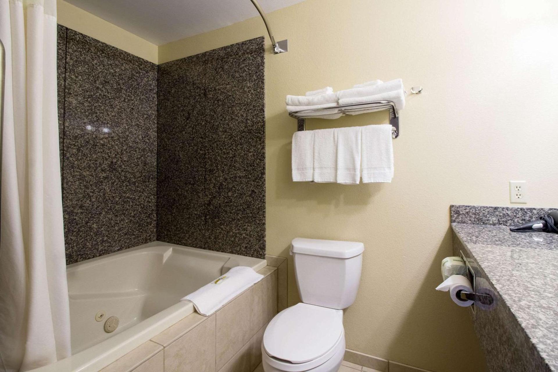 Quality Inn Marshall near University photo 25
