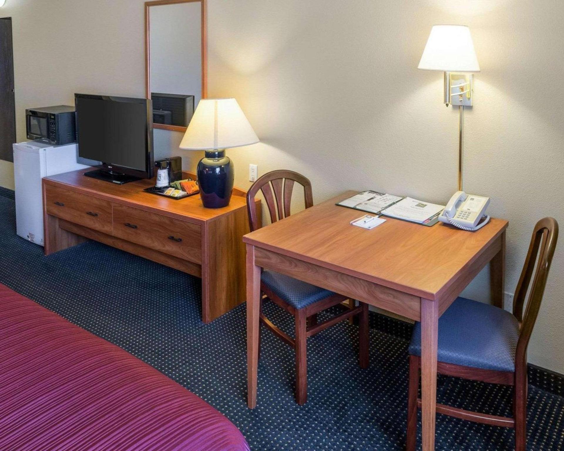 Quality Inn Lakeville North photo 10