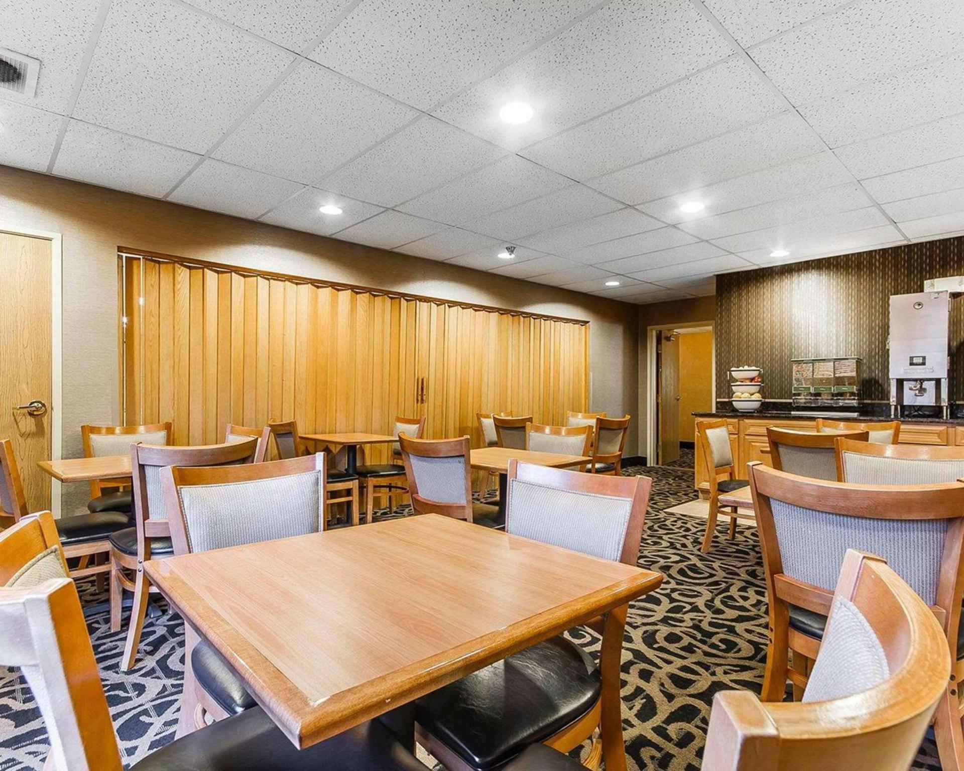 Comfort Inn Owatonna near Medical Center photo 11