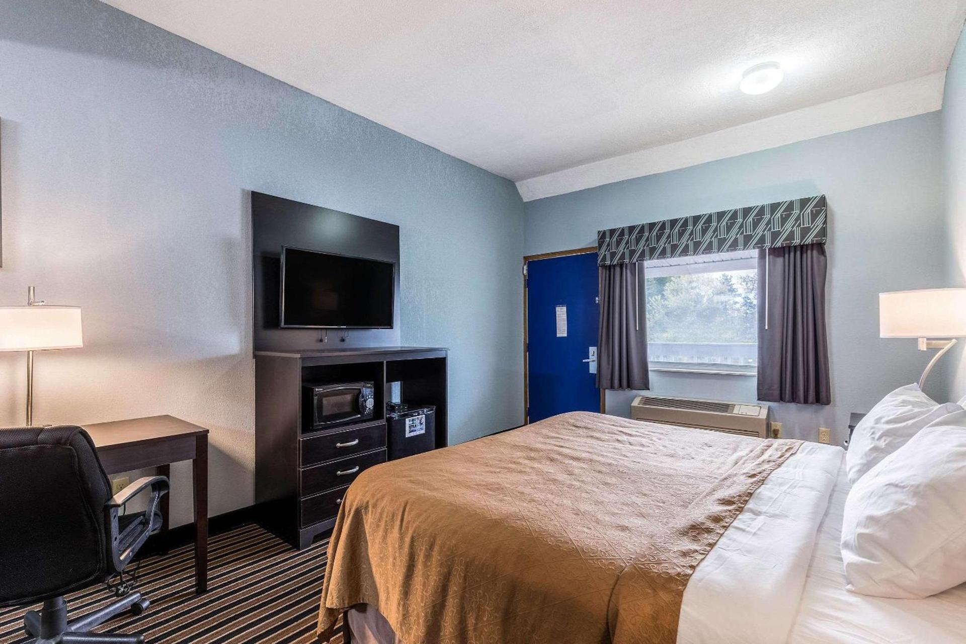 Rodeway Inn Ludington photo 9