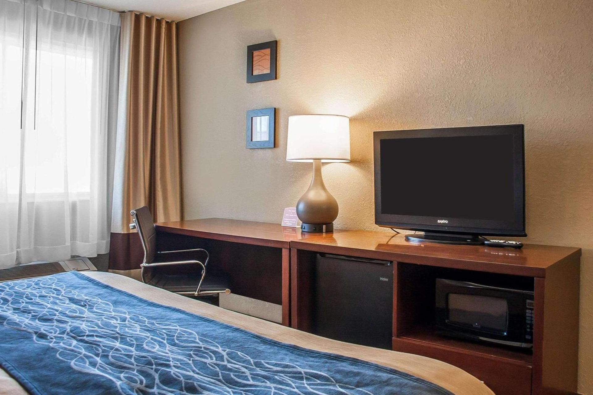 Comfort Inn Fergus Falls photo 13