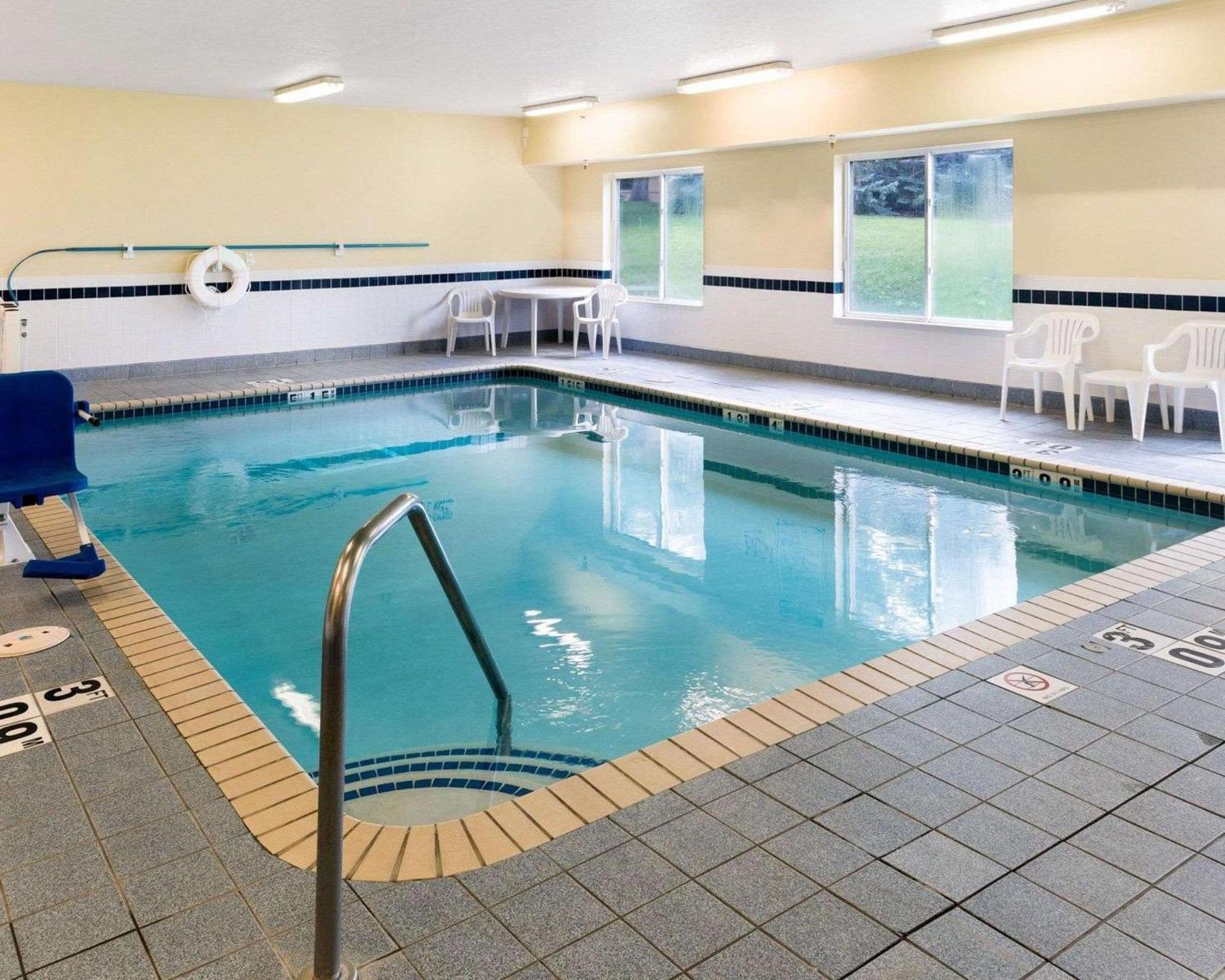 Quality Inn Lakeville North photo 21