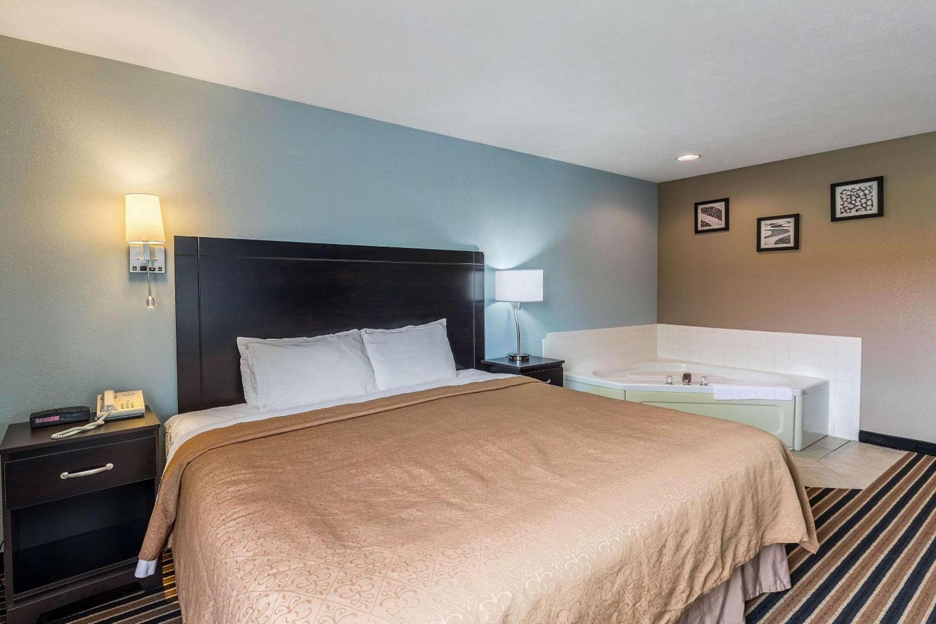 Rodeway Inn Ludington photo 12