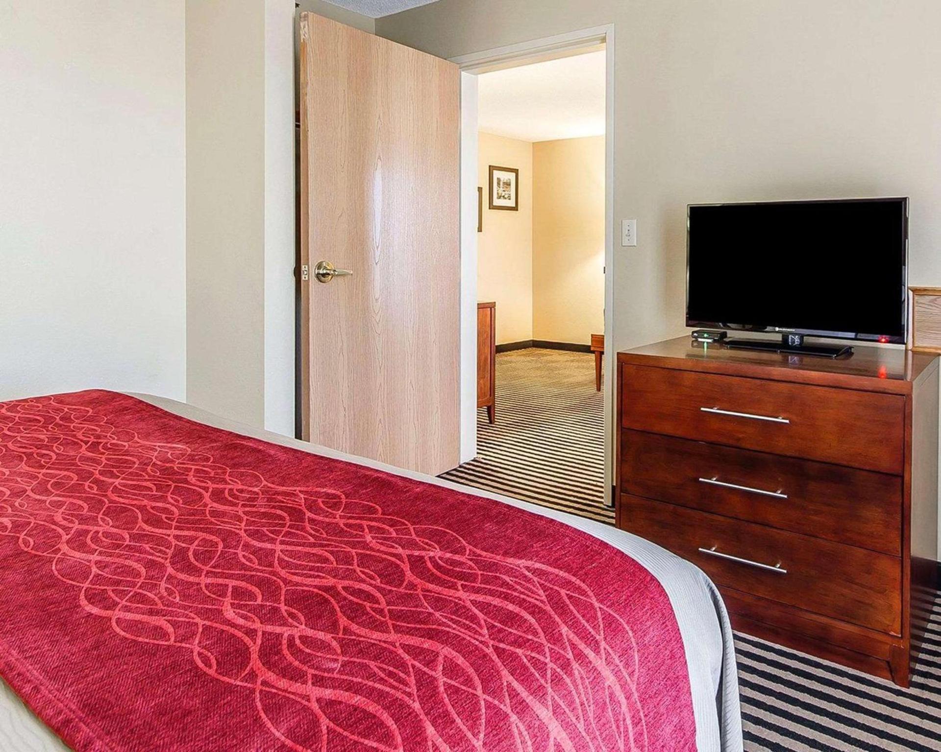 Comfort Inn Owatonna near Medical Center photo 25