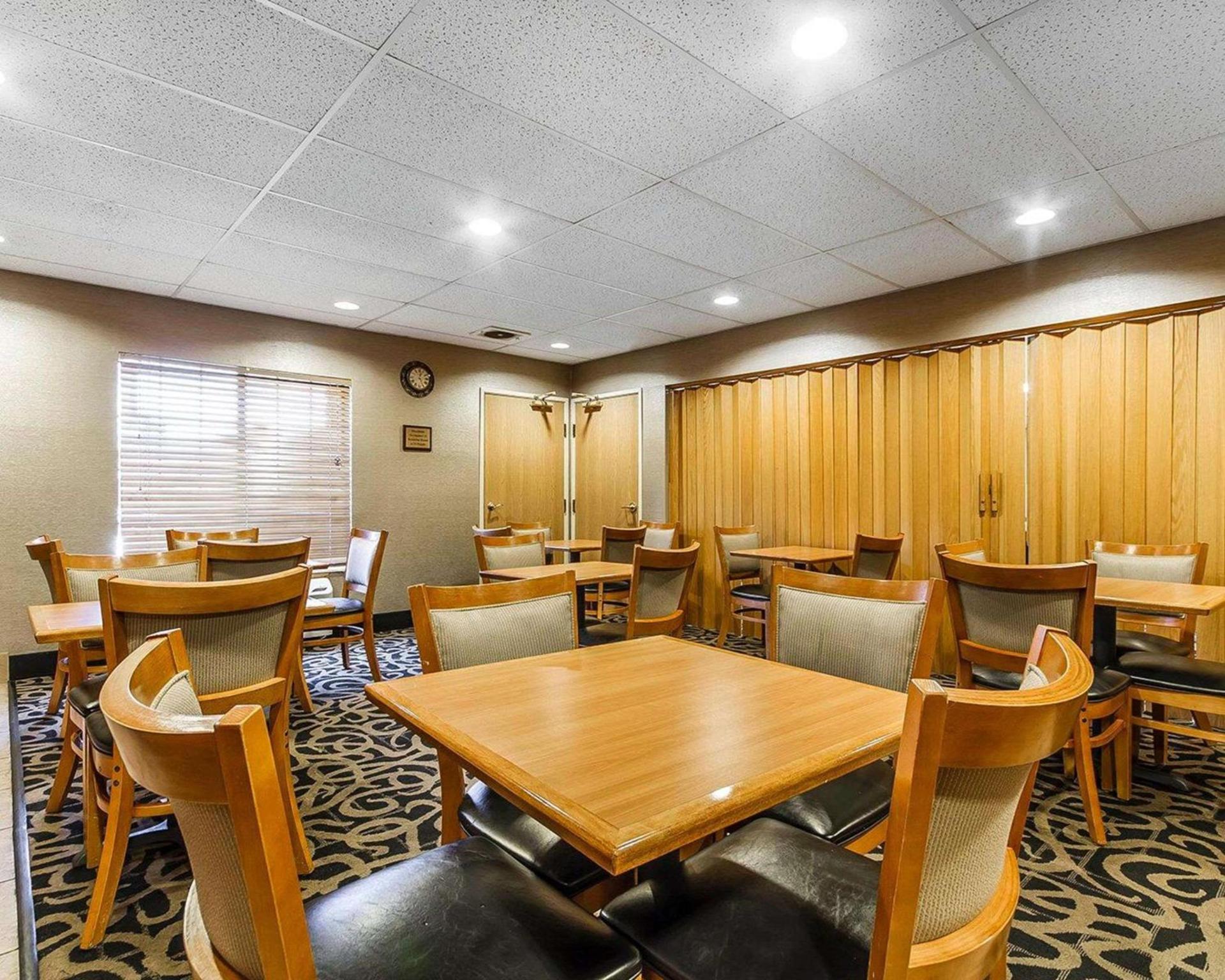 Comfort Inn Owatonna near Medical Center photo 26