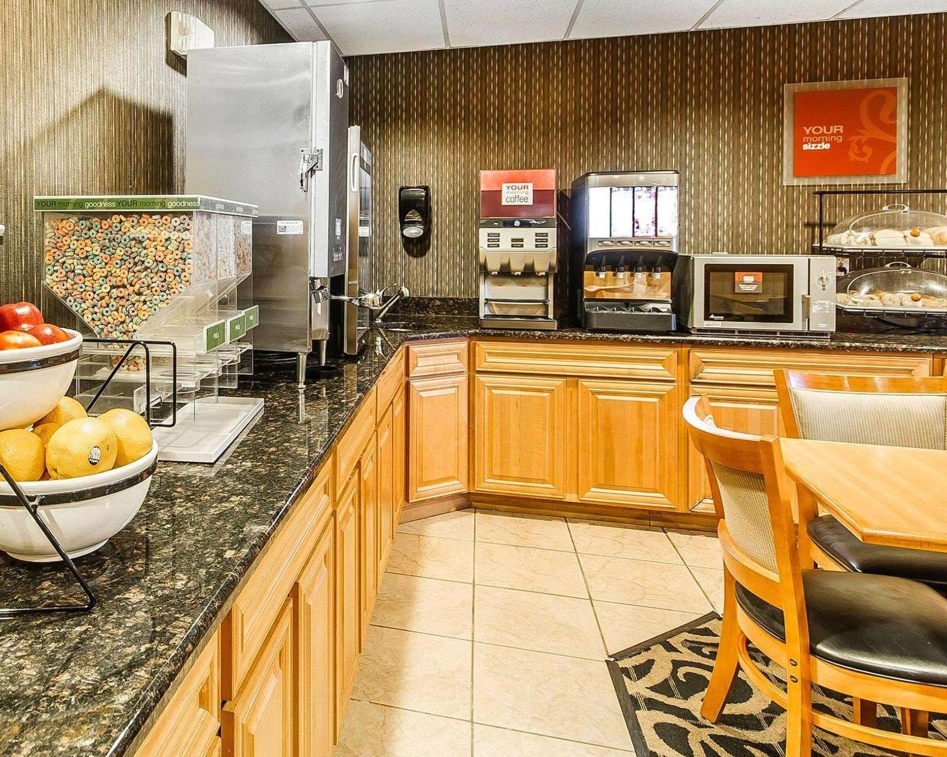 Comfort Inn Owatonna near Medical Center photo 28