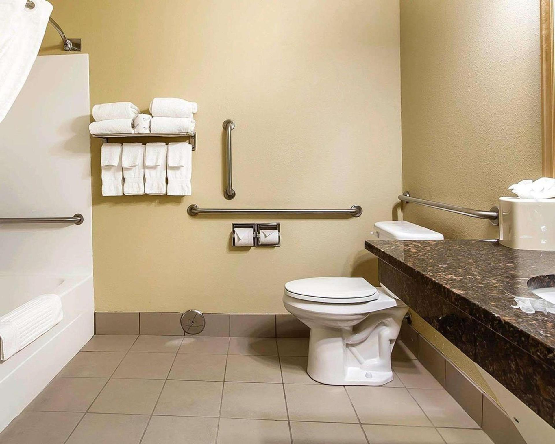 Comfort Inn Owatonna near Medical Center photo 30
