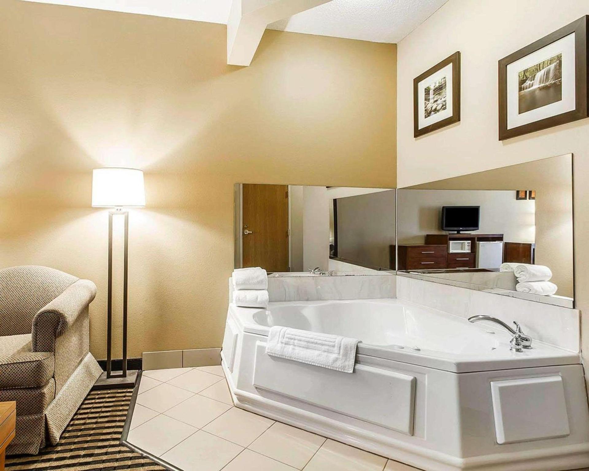 Comfort Inn Owatonna near Medical Center photo 34