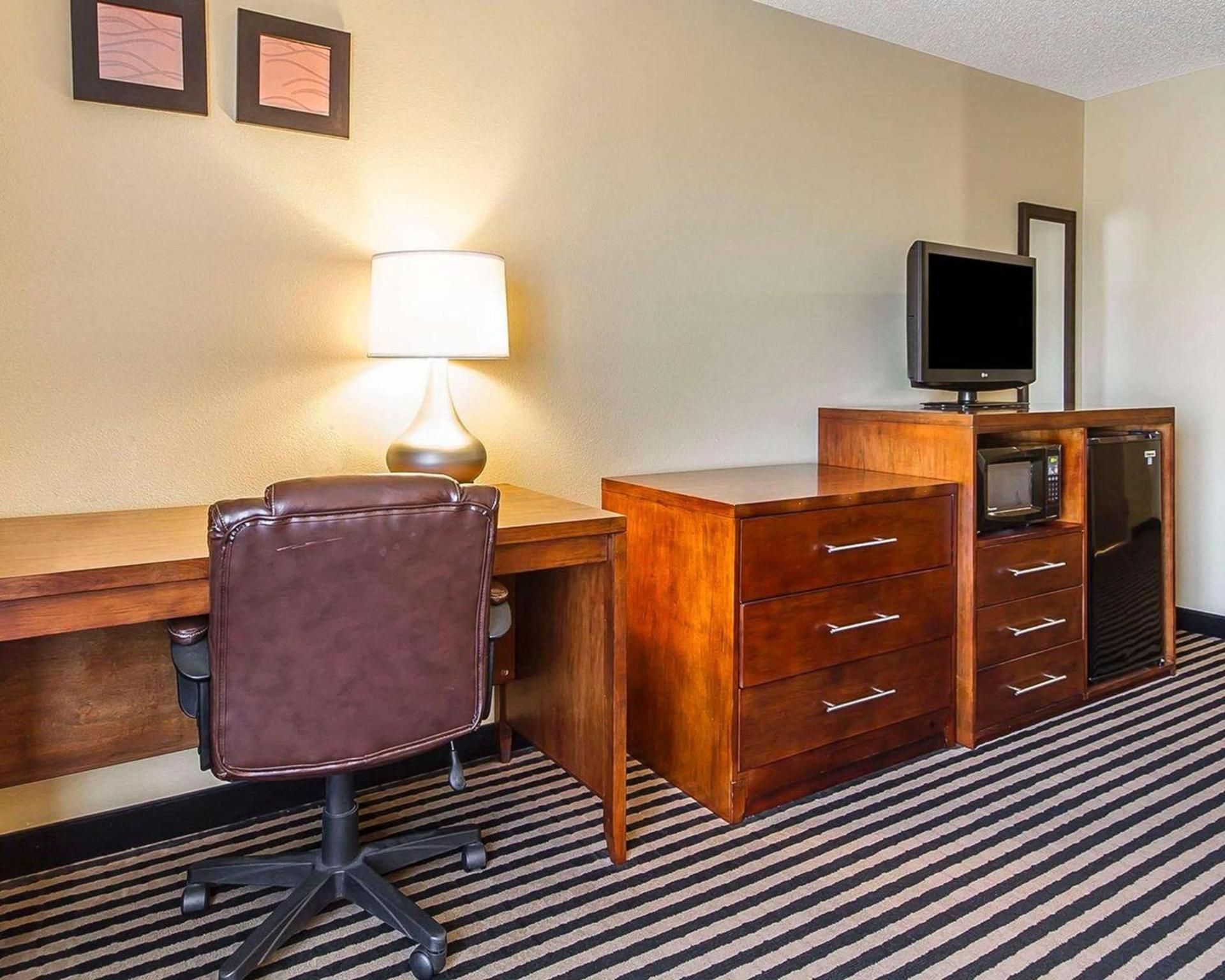 Comfort Inn Owatonna near Medical Center photo 49