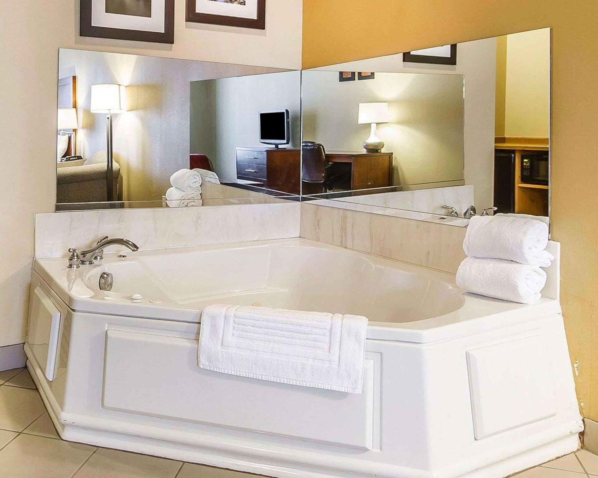 Comfort Inn Owatonna near Medical Center photo 55