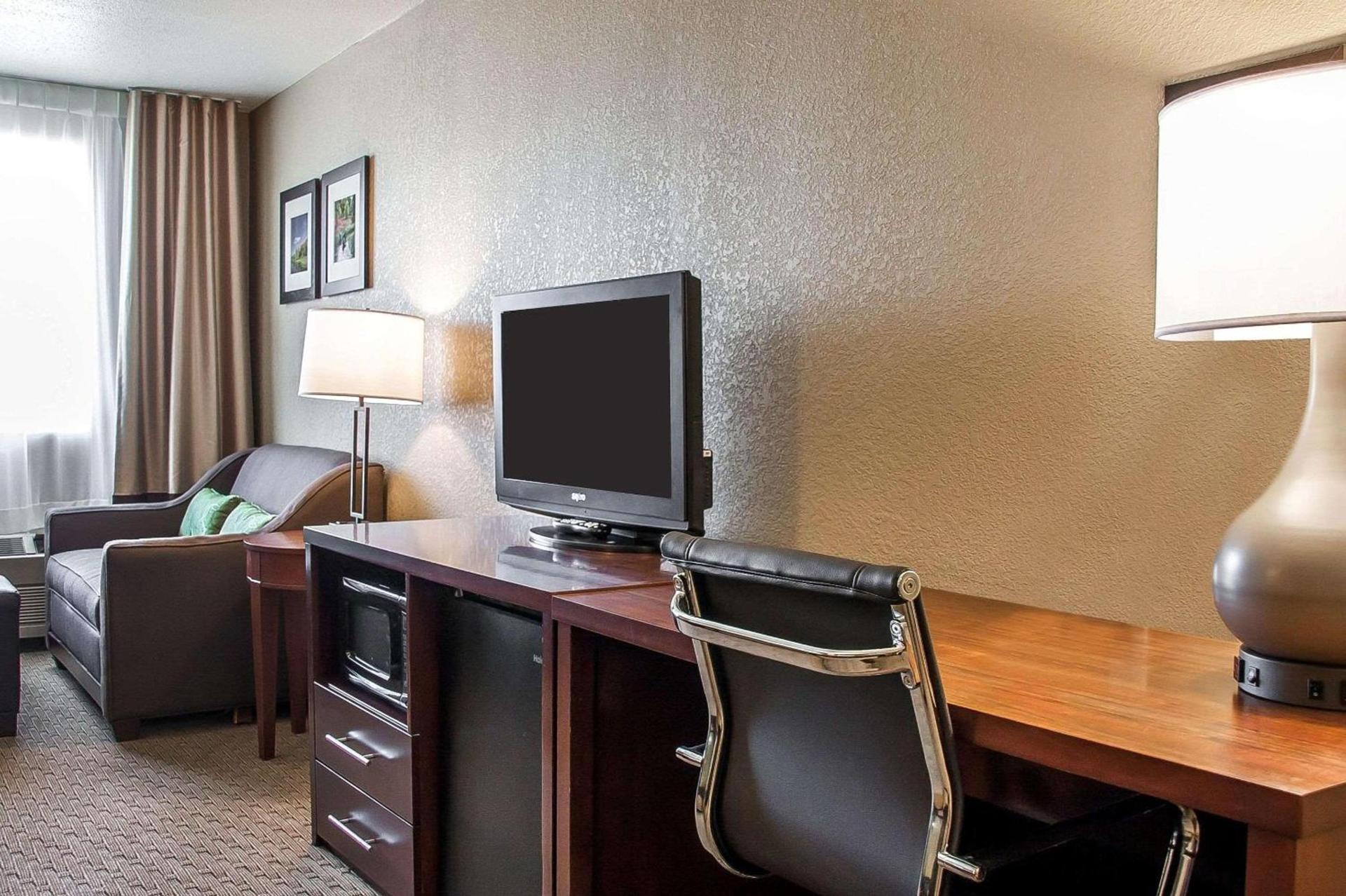 Comfort Inn Fergus Falls photo 27