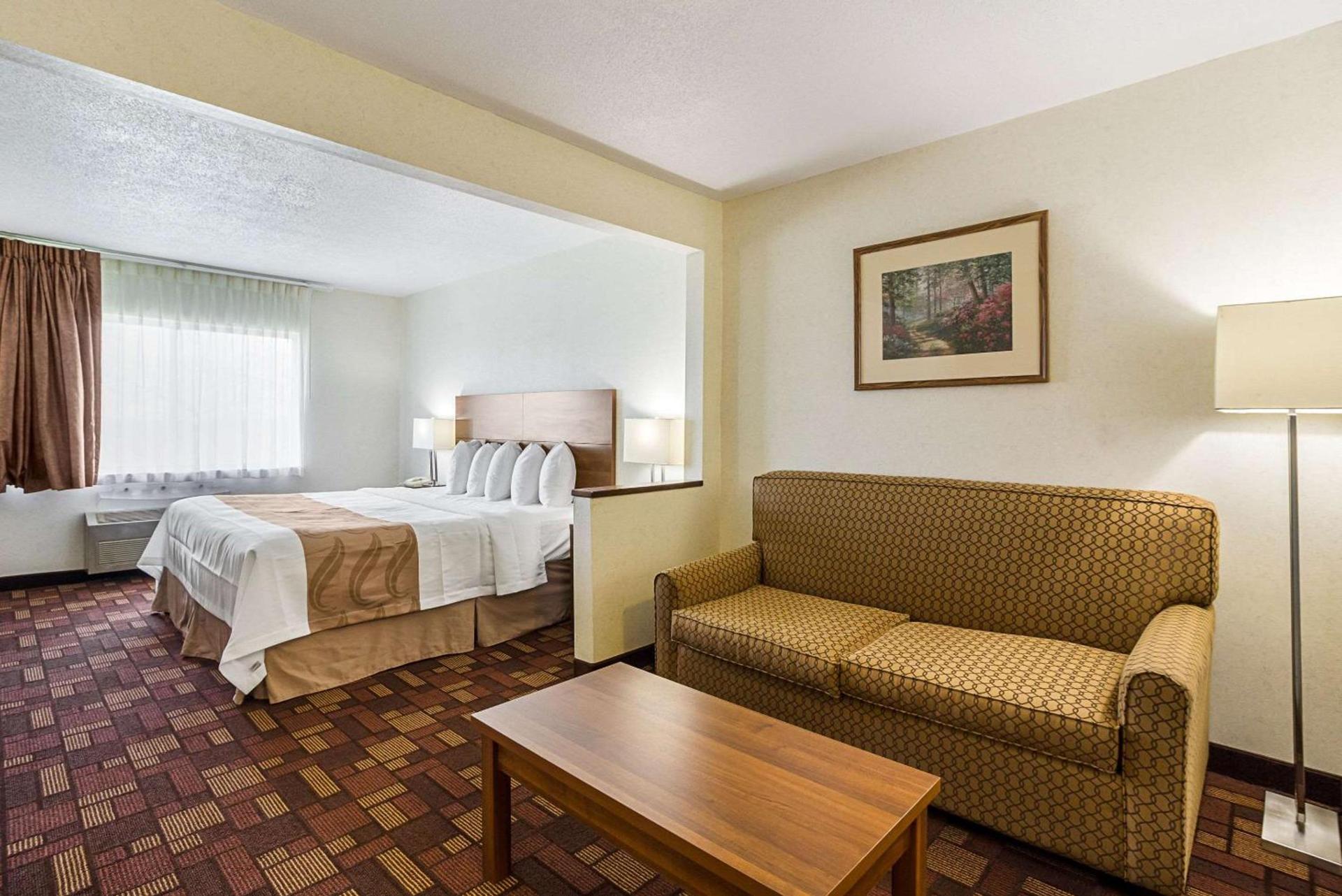 Econo Lodge Luverne I-90 photo 7