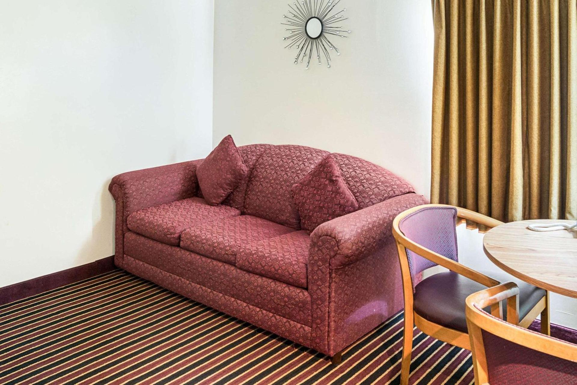 Rodeway Inn & Suites Austin I-90 photo 20