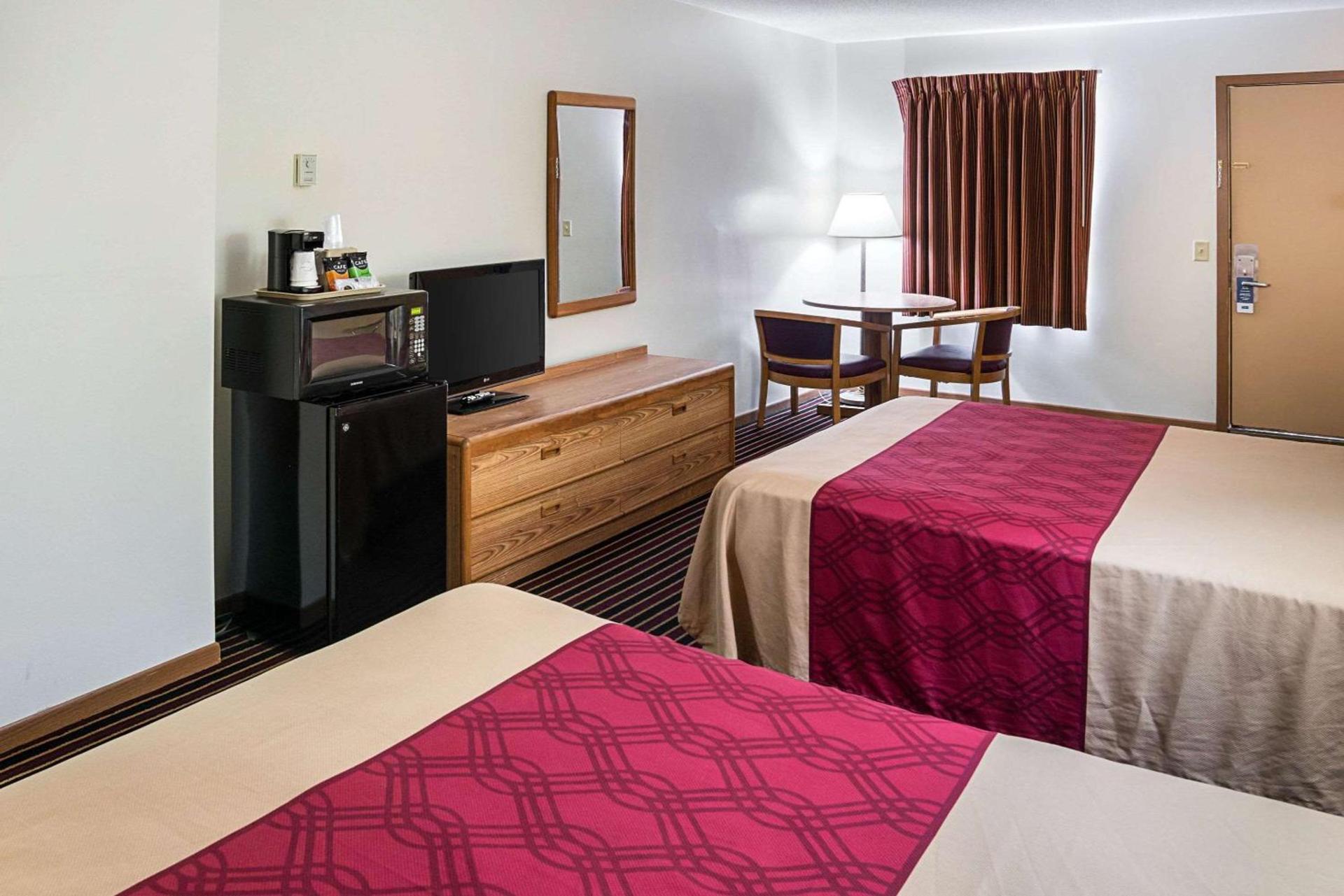 Rodeway Inn & Suites Austin I-90 photo 6