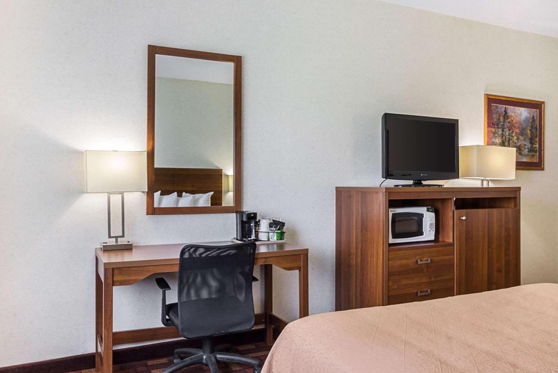 Econo Lodge Luverne I-90 photo 5
