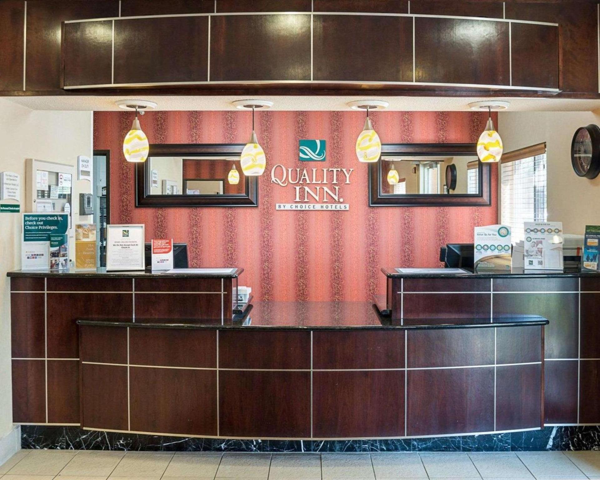 Quality Inn Brooklyn Center photo 6