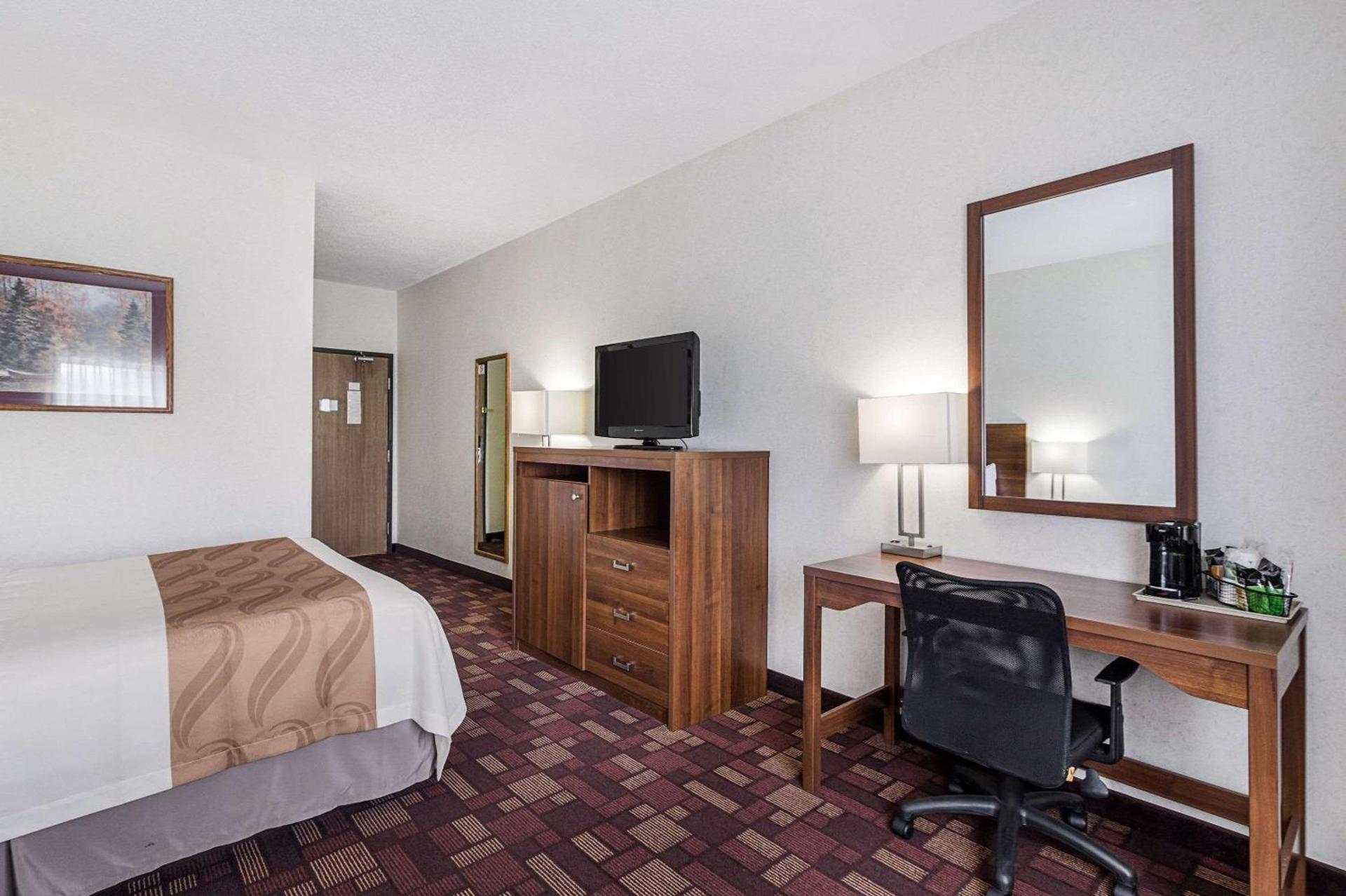 Econo Lodge Luverne I-90 photo 23