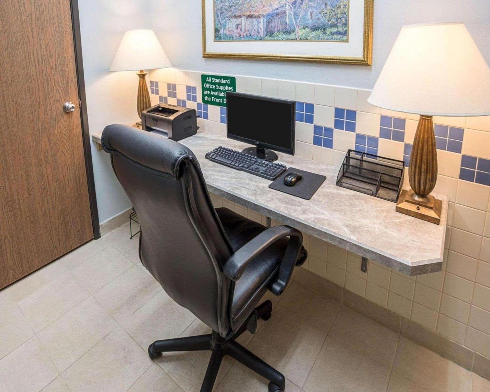 Quality Inn Brooklyn Center photo 20