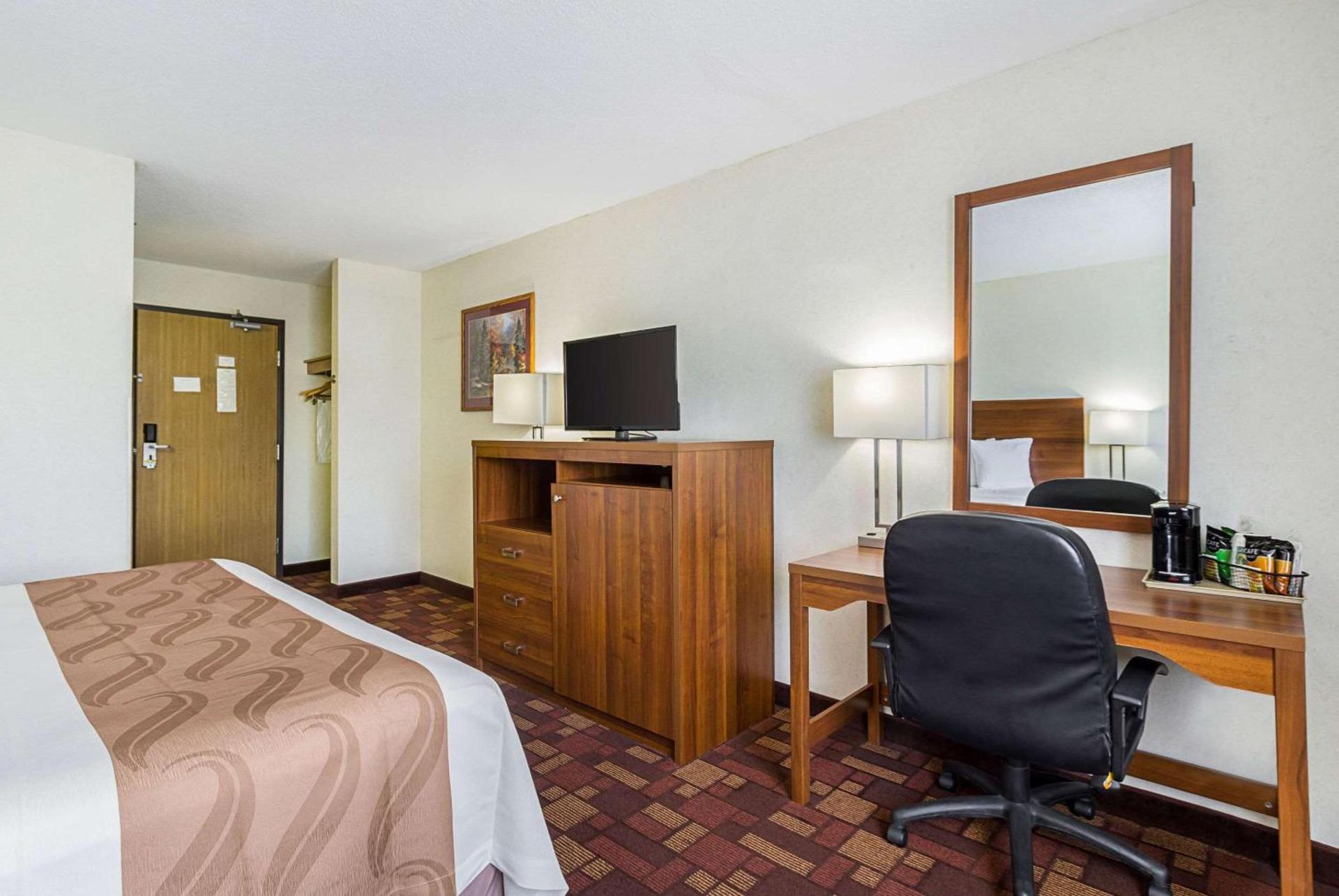 Econo Lodge Luverne I-90 photo 16