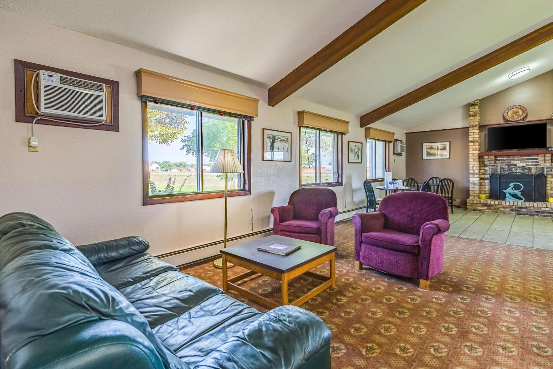 Rodeway Inn Saint Joseph photo 9