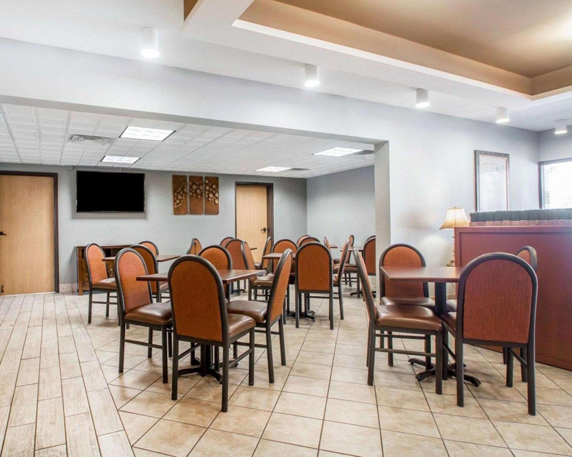 Quality Inn US65 & E Battlefield Rd Springfield photo 25