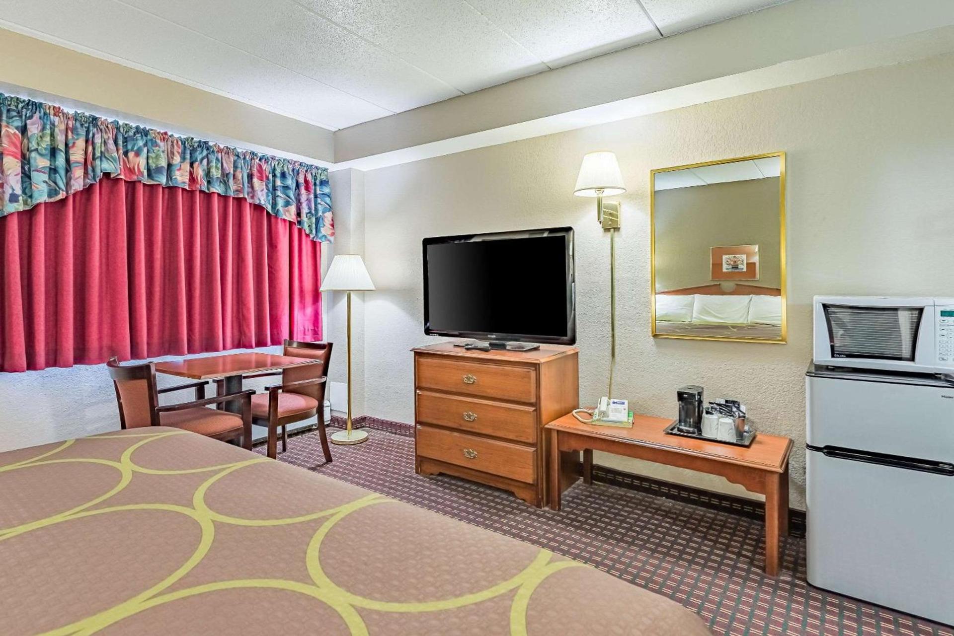 Rodeway Inn Saint Joseph photo 13