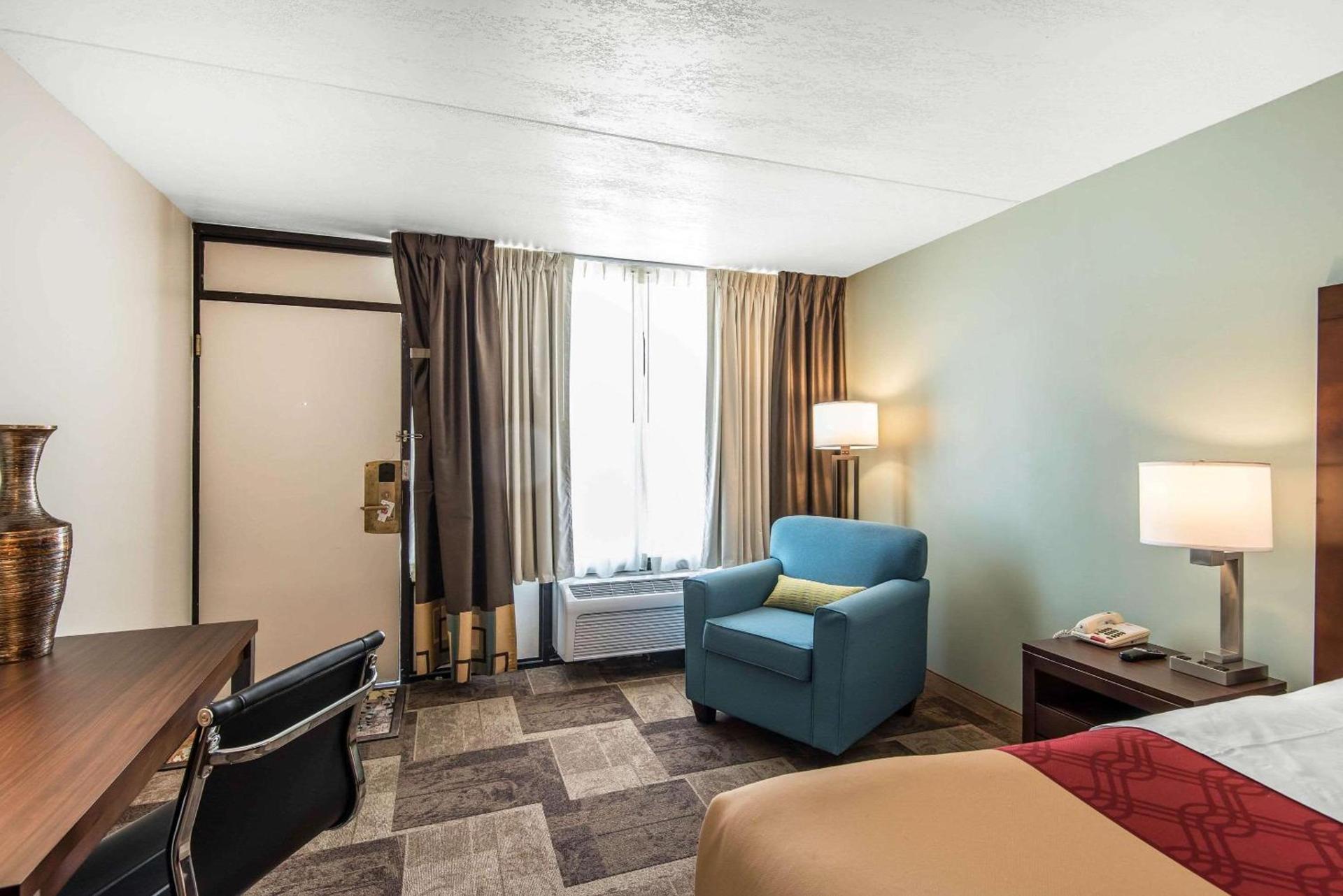 Econo Lodge Oak Grove-Blue Springs photo 22
