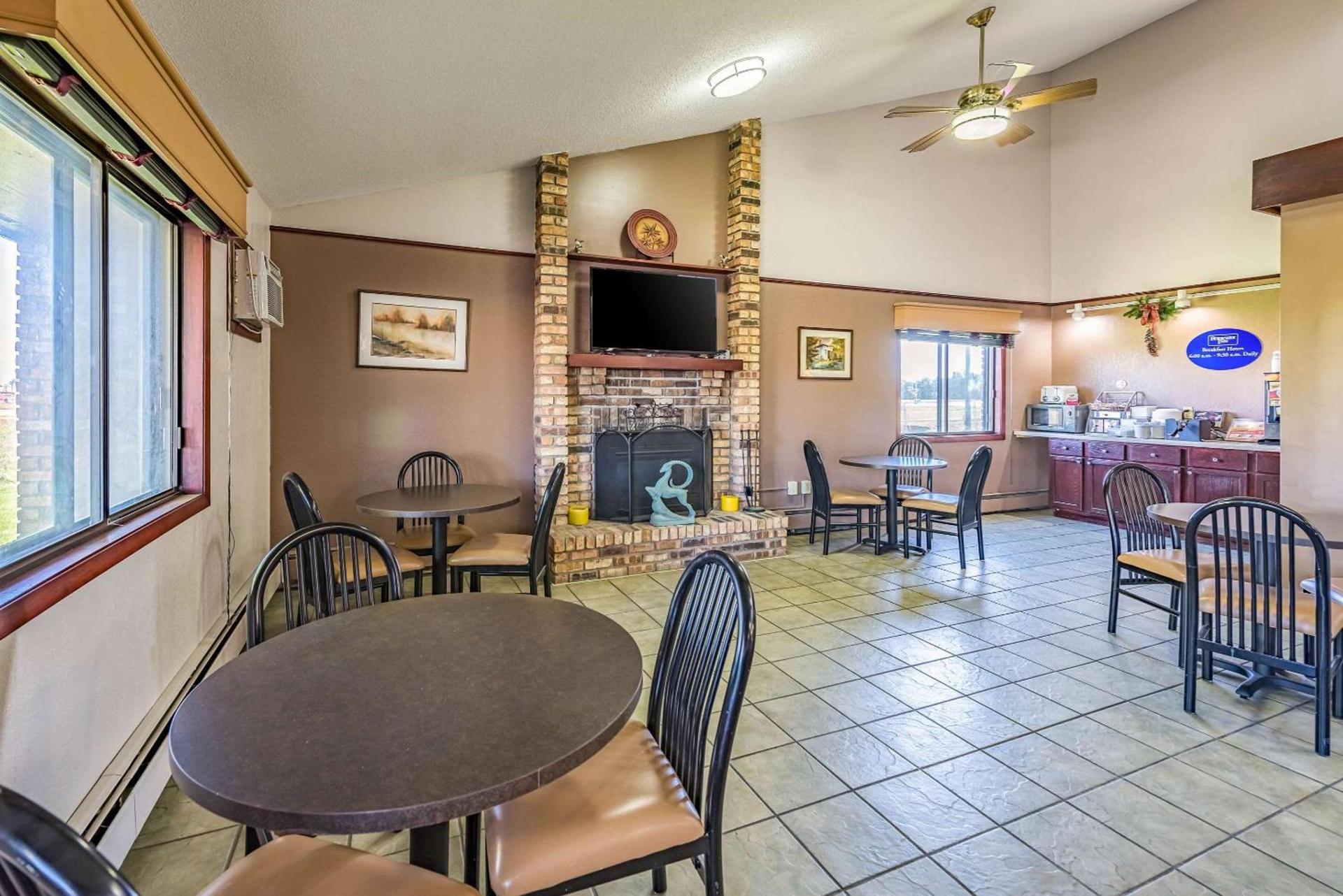 Rodeway Inn Saint Joseph photo 5